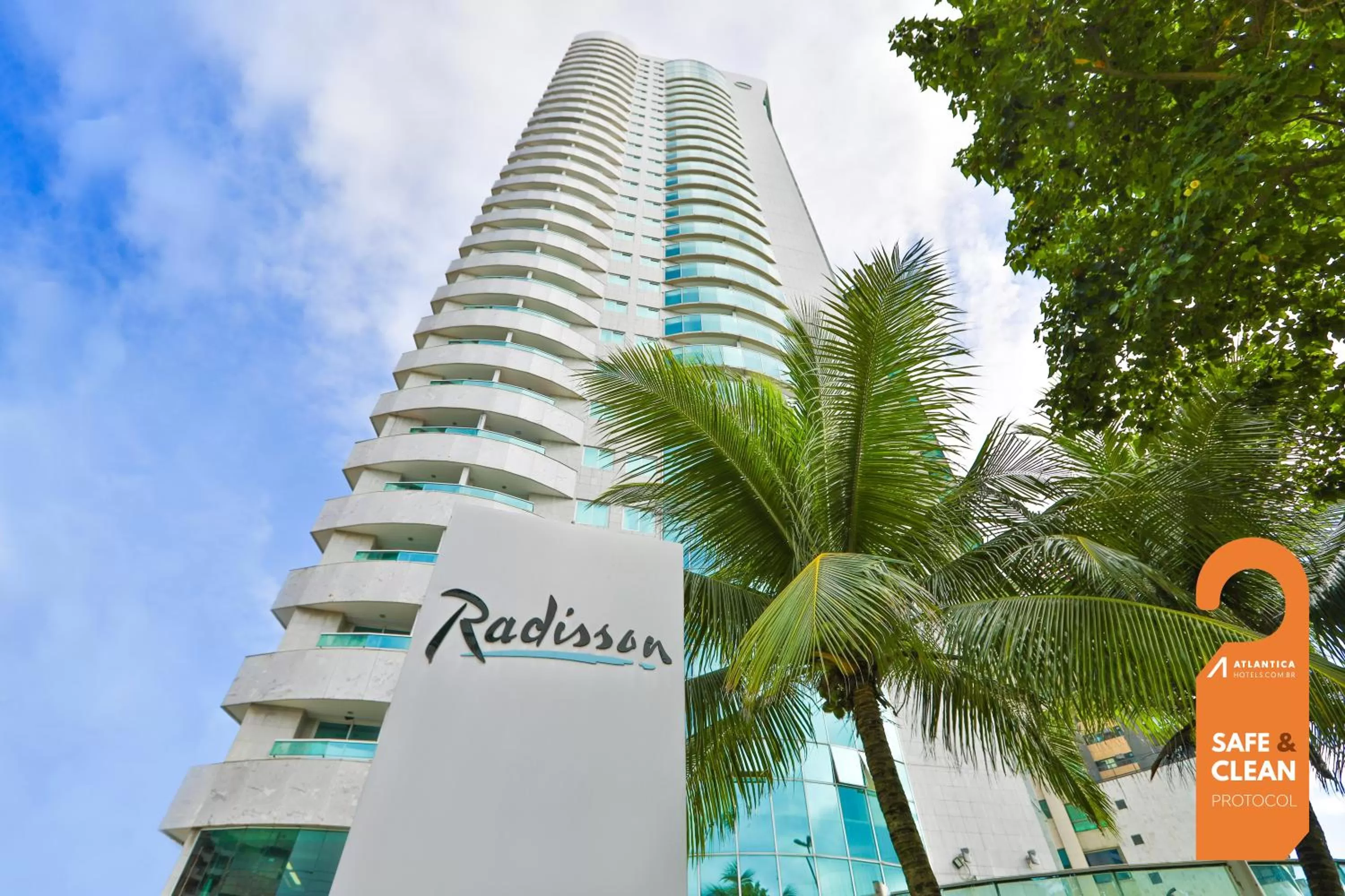 Property building in Radisson Recife