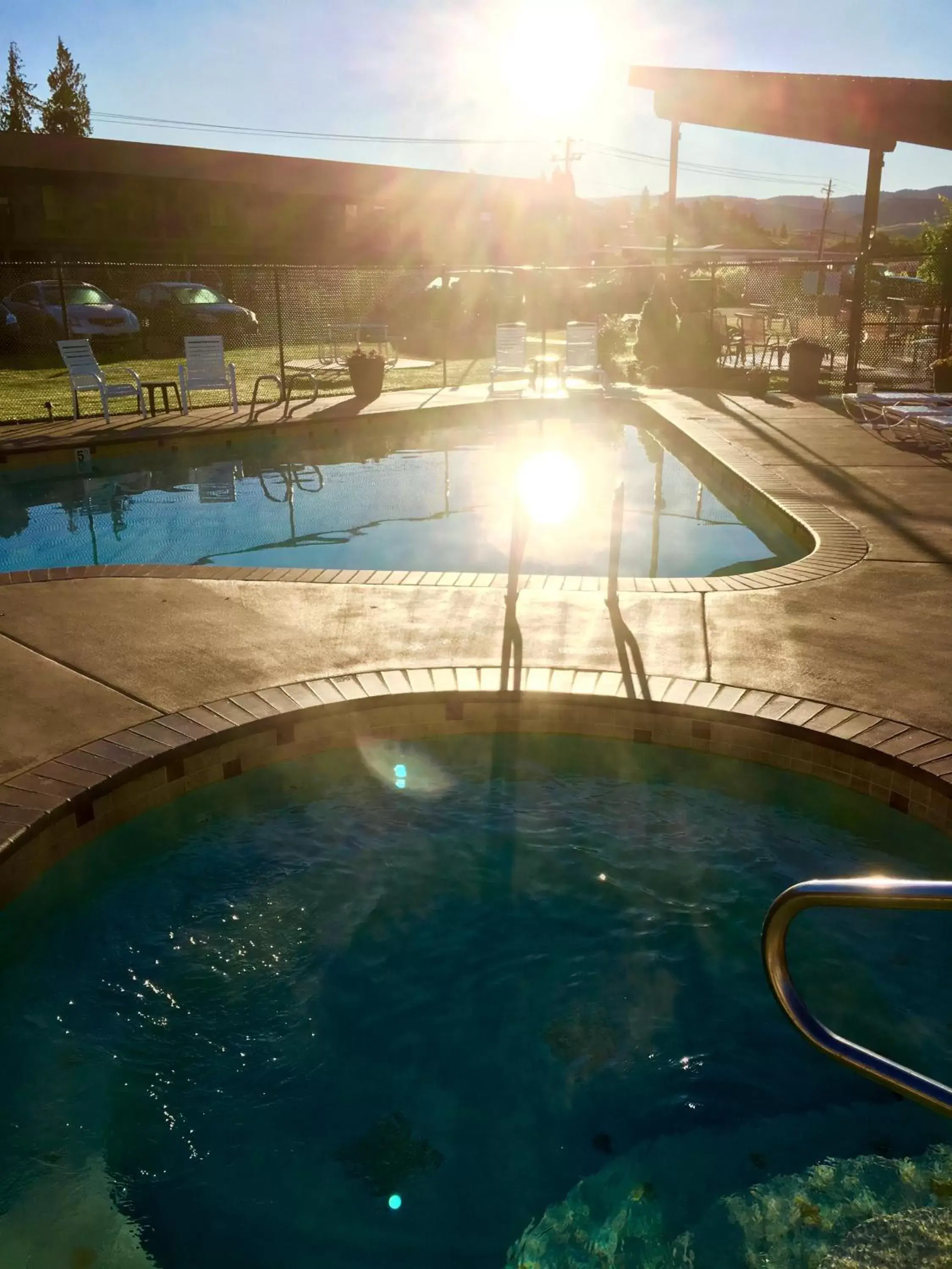 , Swimming Pool in Mountain View Lodge