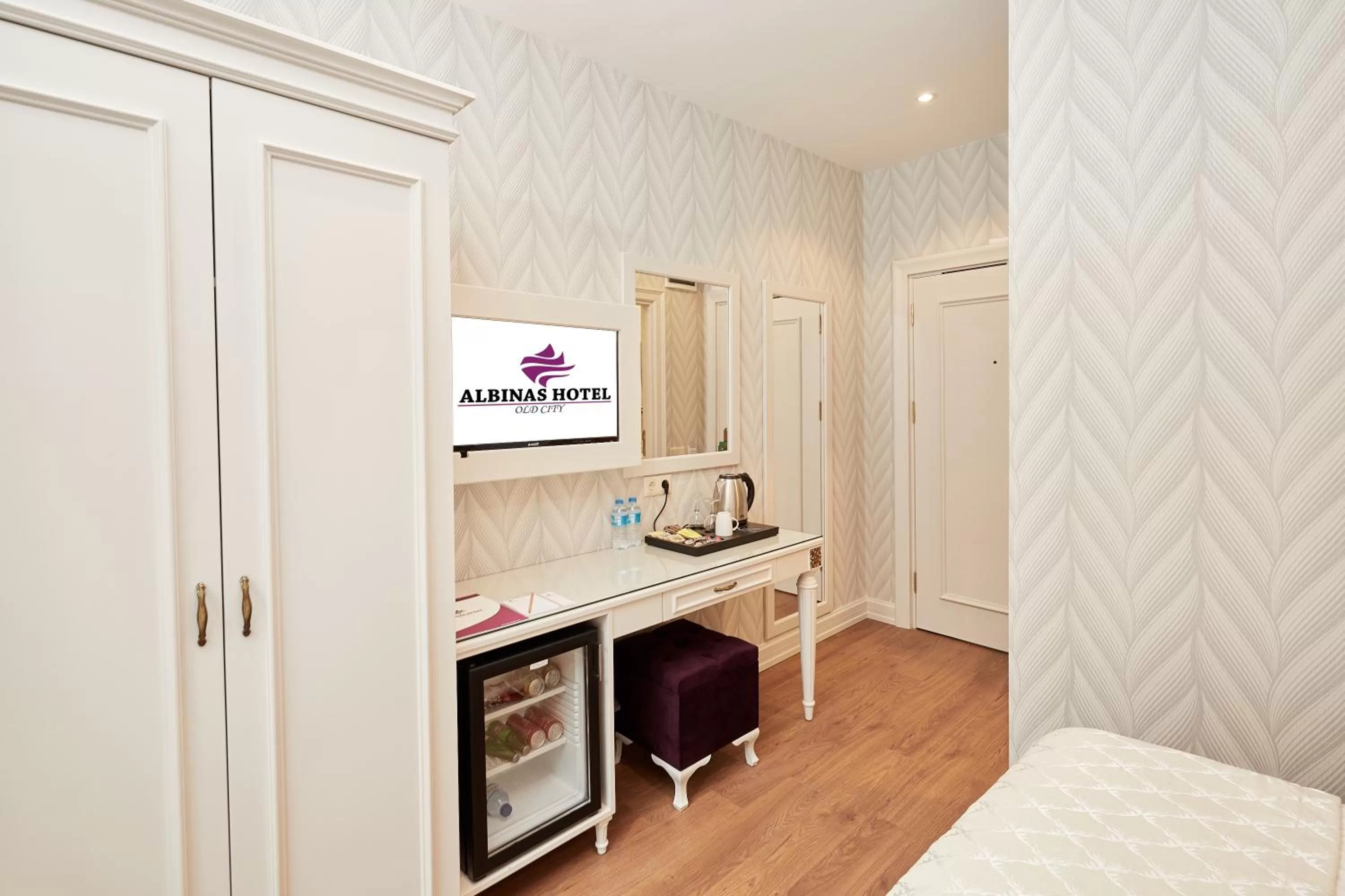 Standard Double Room with Garden (Basement) in Albinas Hotel Old City