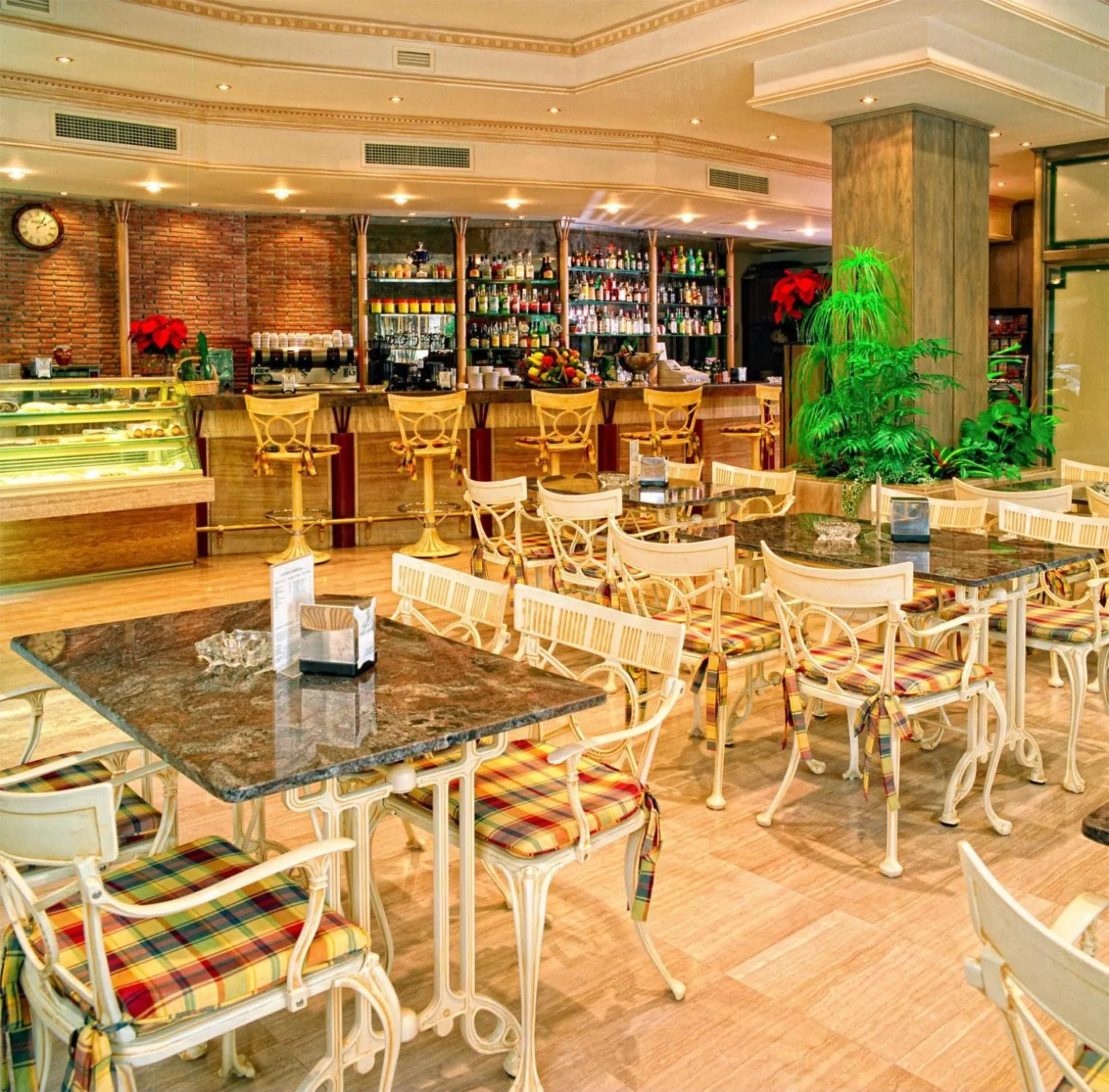 Restaurant/places to eat in Hotel Torrepalma