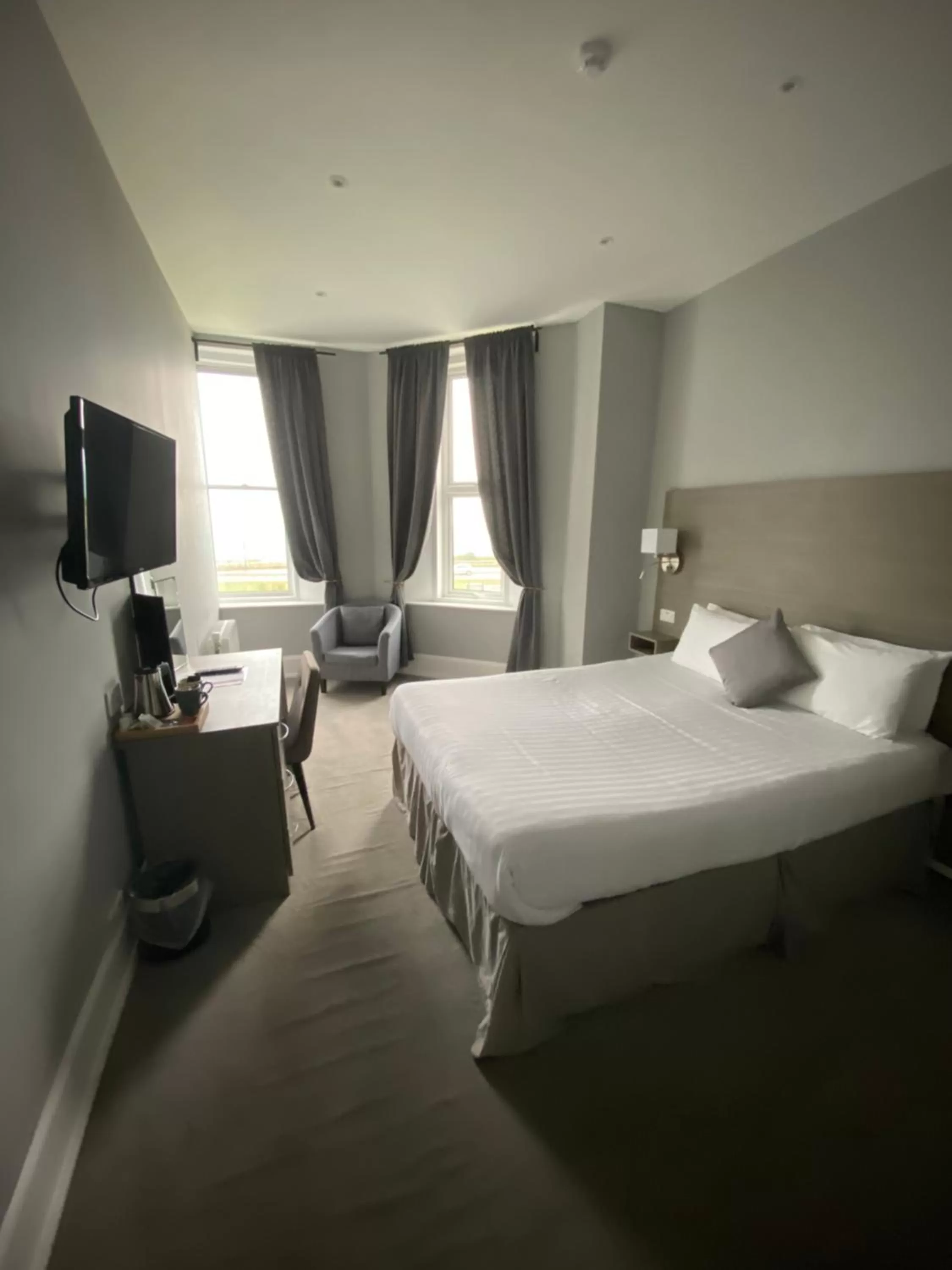 Photo of the whole room, Bed in Cottonwood Boutique