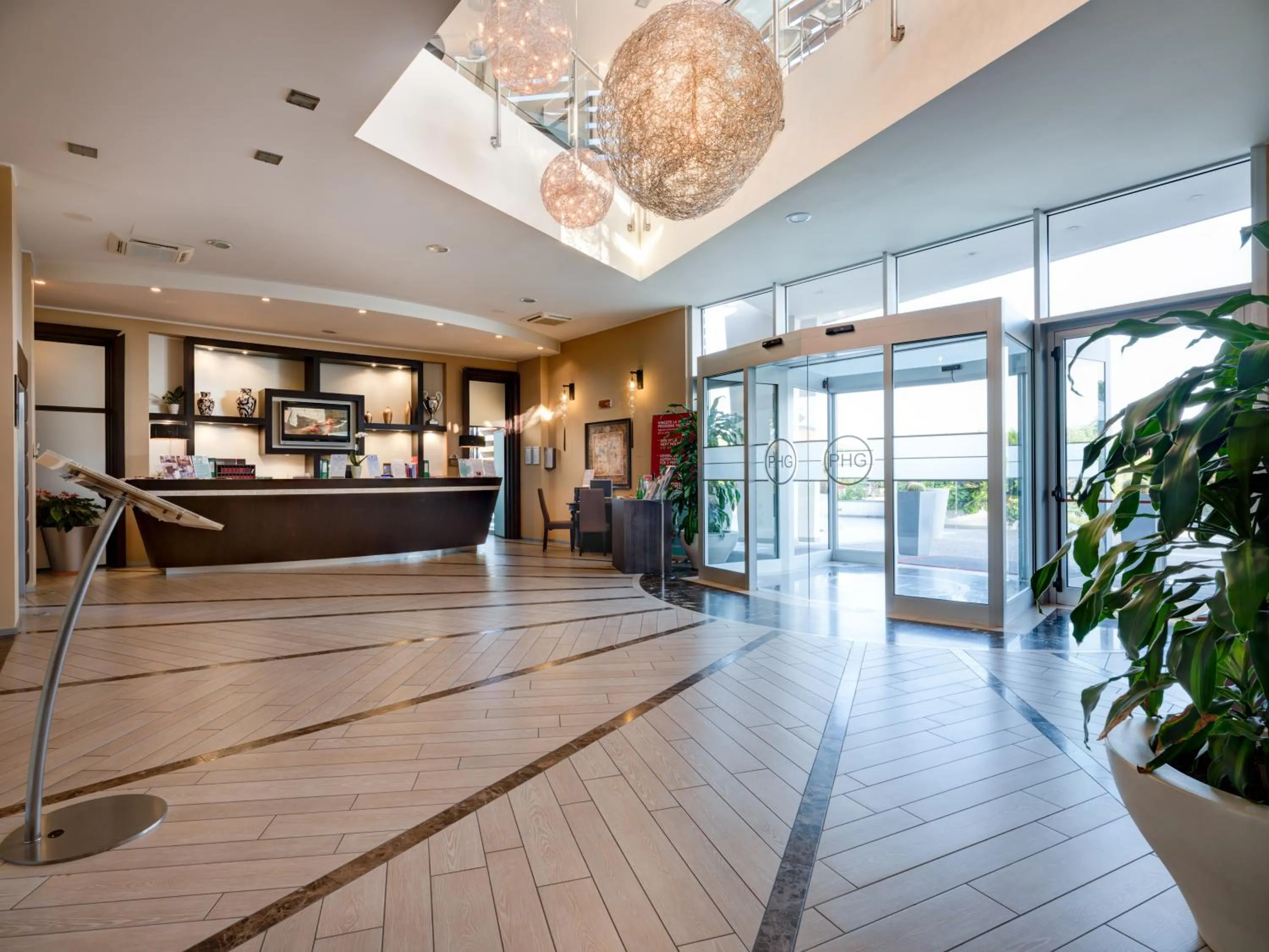 Lobby or reception in Parc Hotel Germano Suites & Apartments