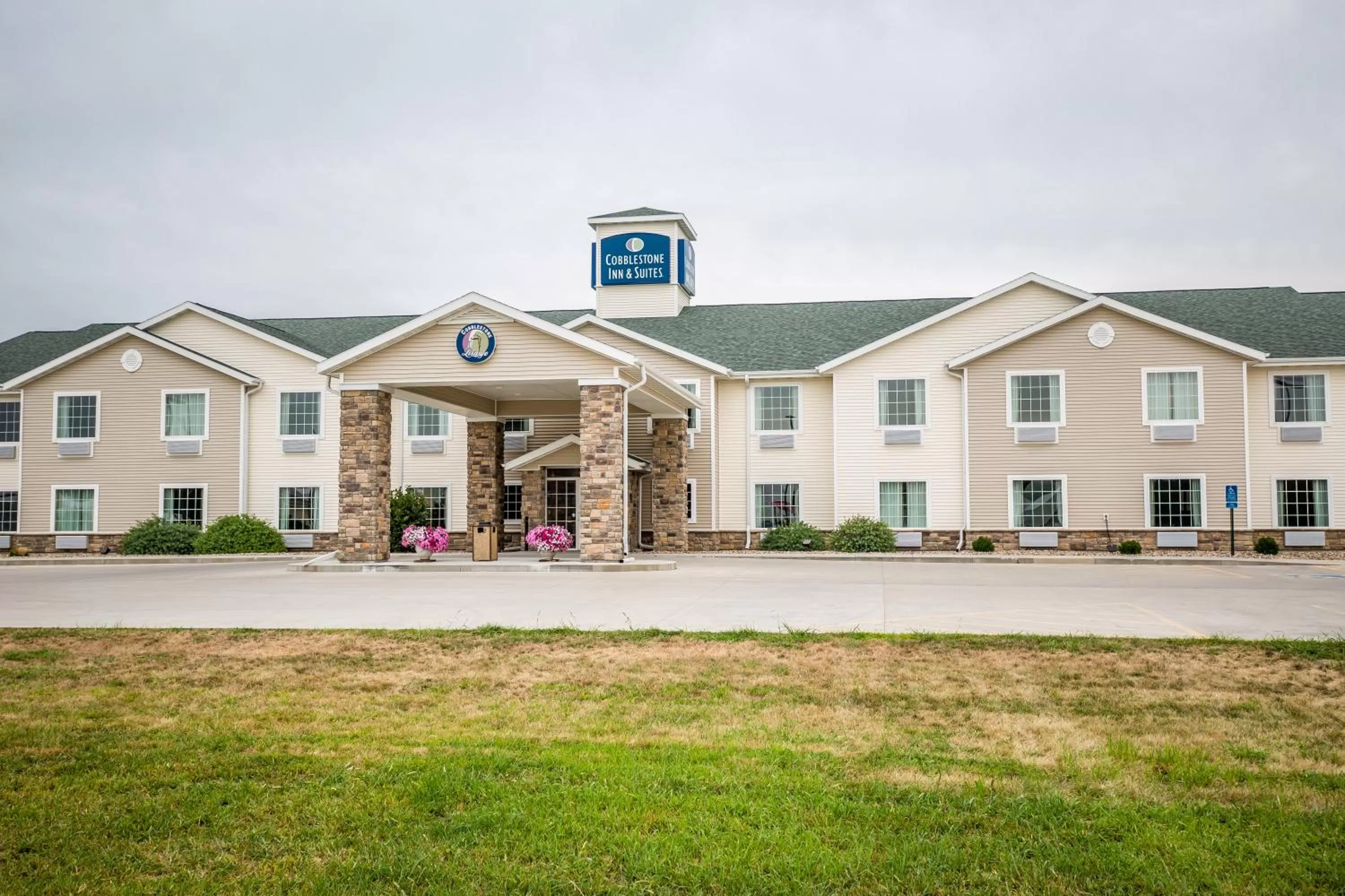 Facade/entrance in Cobblestone Inn &amp; Suites-Winterset