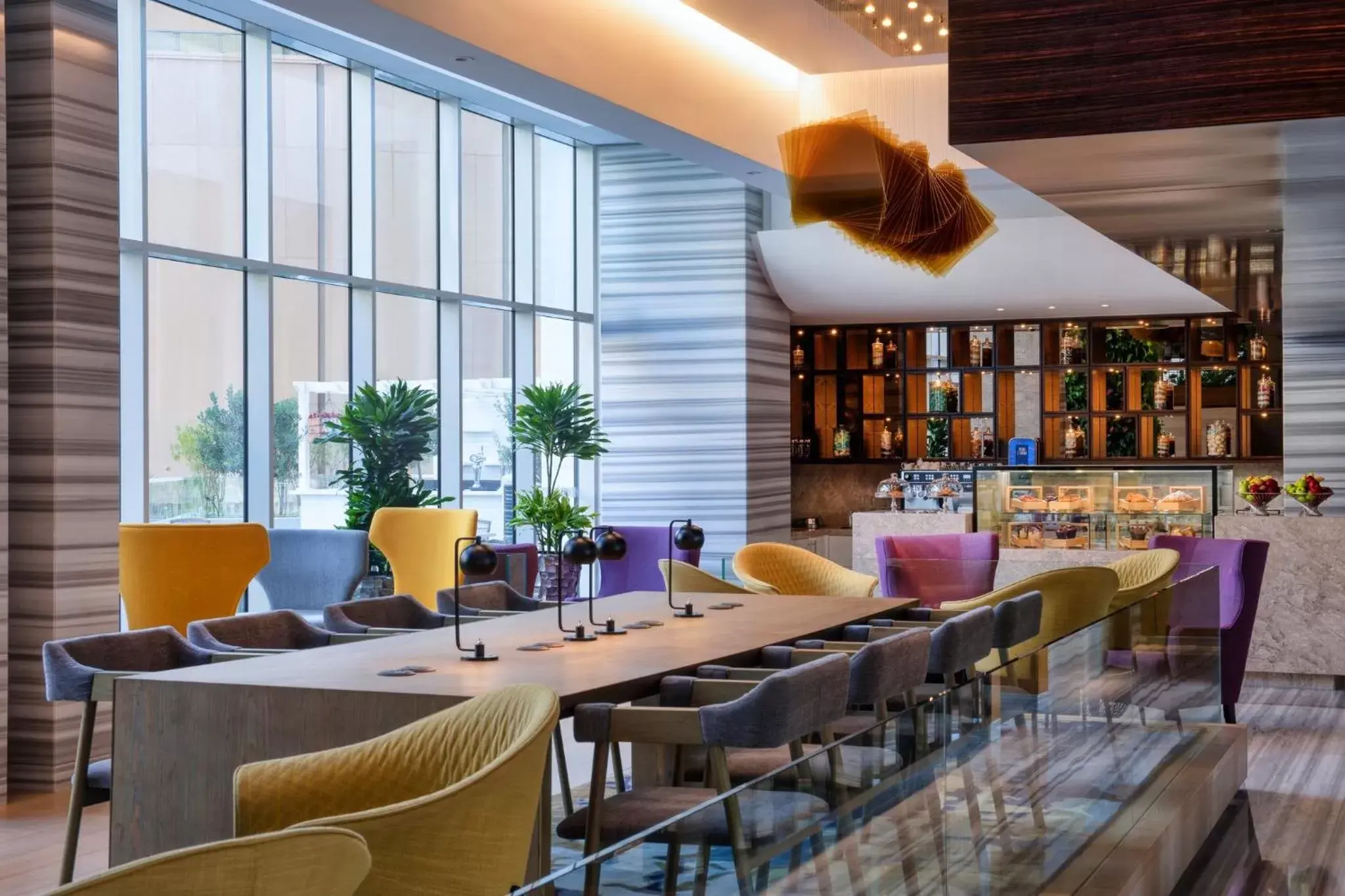Restaurant/places to eat, Lounge/Bar in Crowne Plaza Dubai Marina, an IHG Hotel