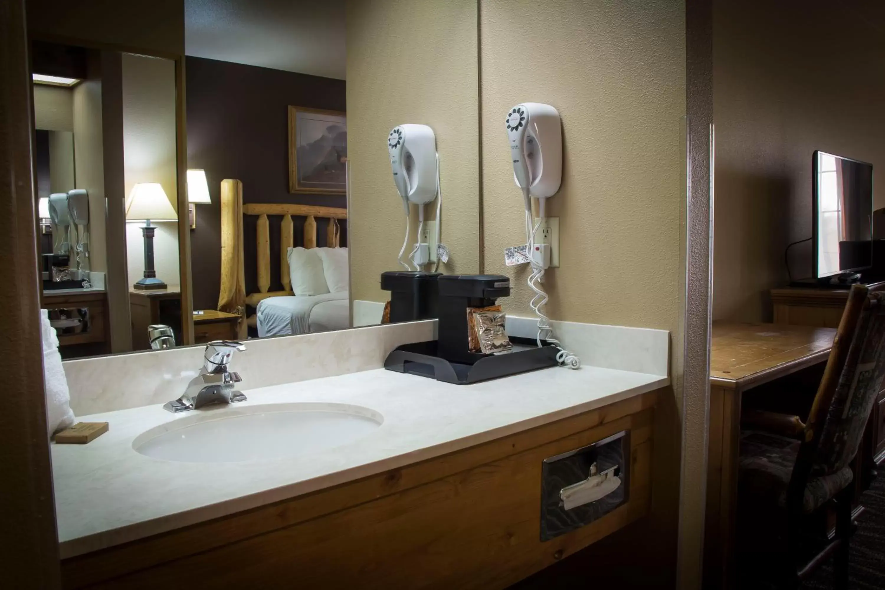 Bathroom in Bitterroot River Inn and Conference Center