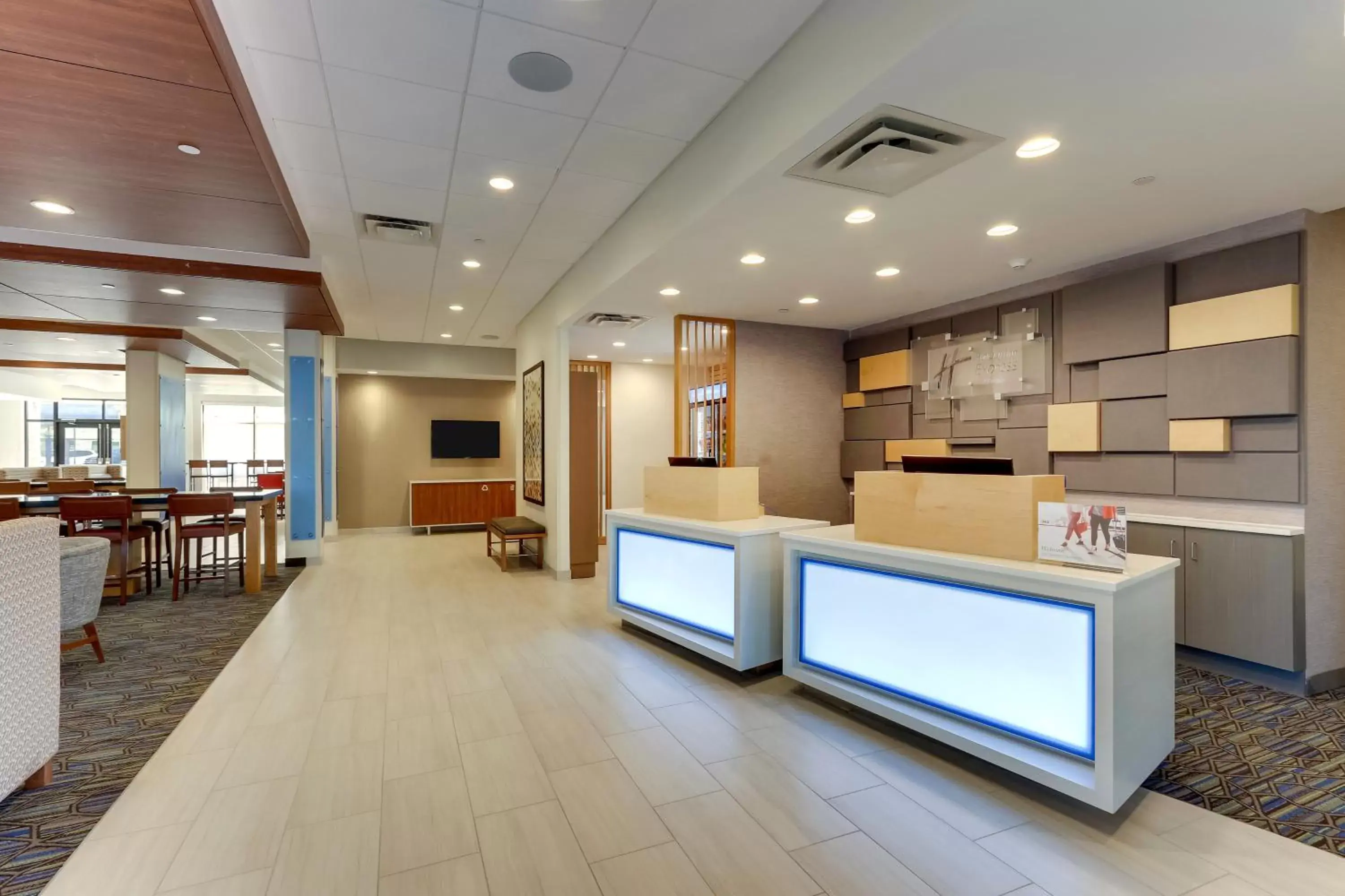 Lobby or reception, Lobby/Reception in Holiday Inn Express & Suites - Winston - Salem SW - Clemmons, an IHG Hotel