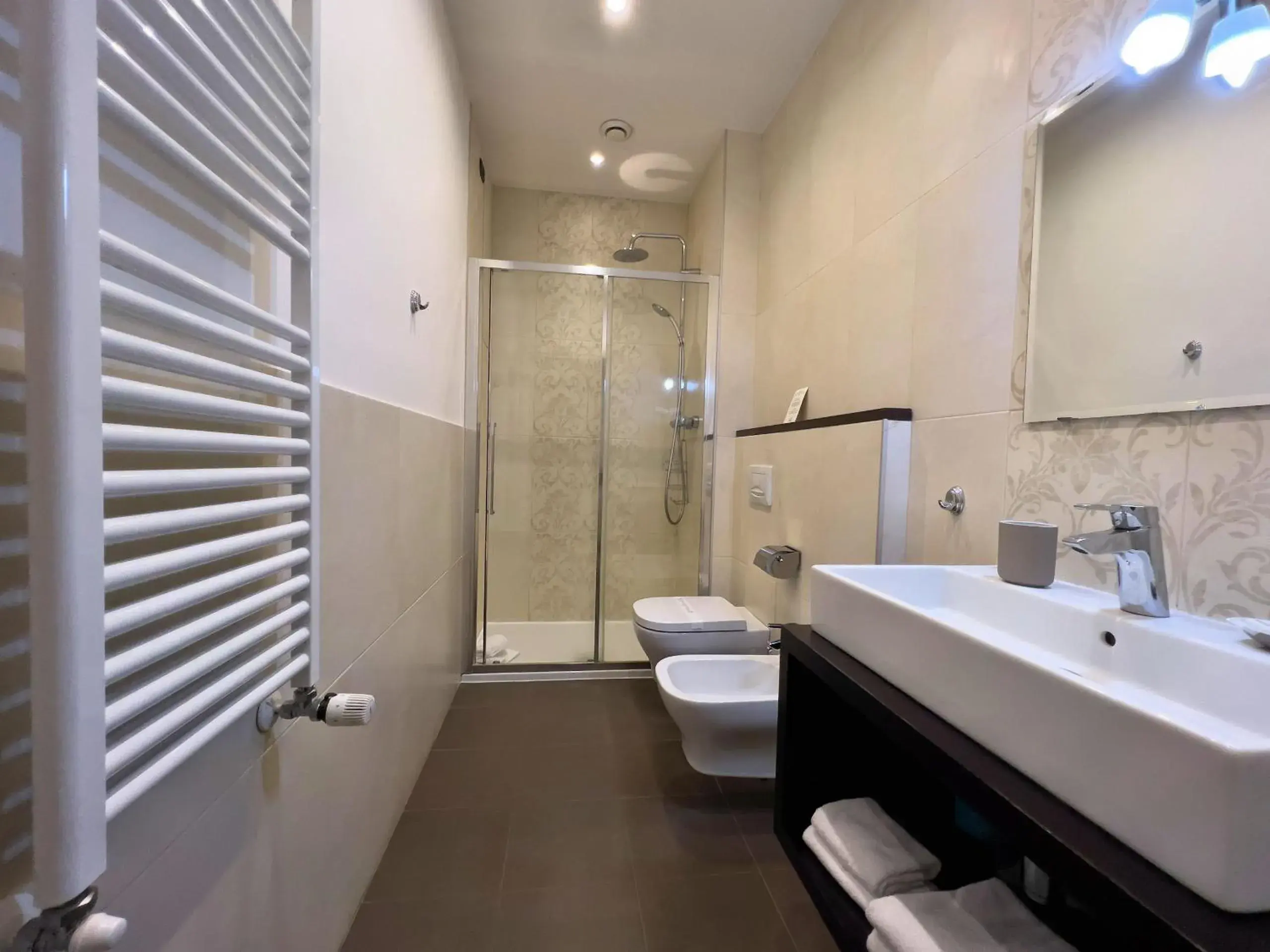 Shower, Bathroom in Grand Hotel Impero Spa & Resort