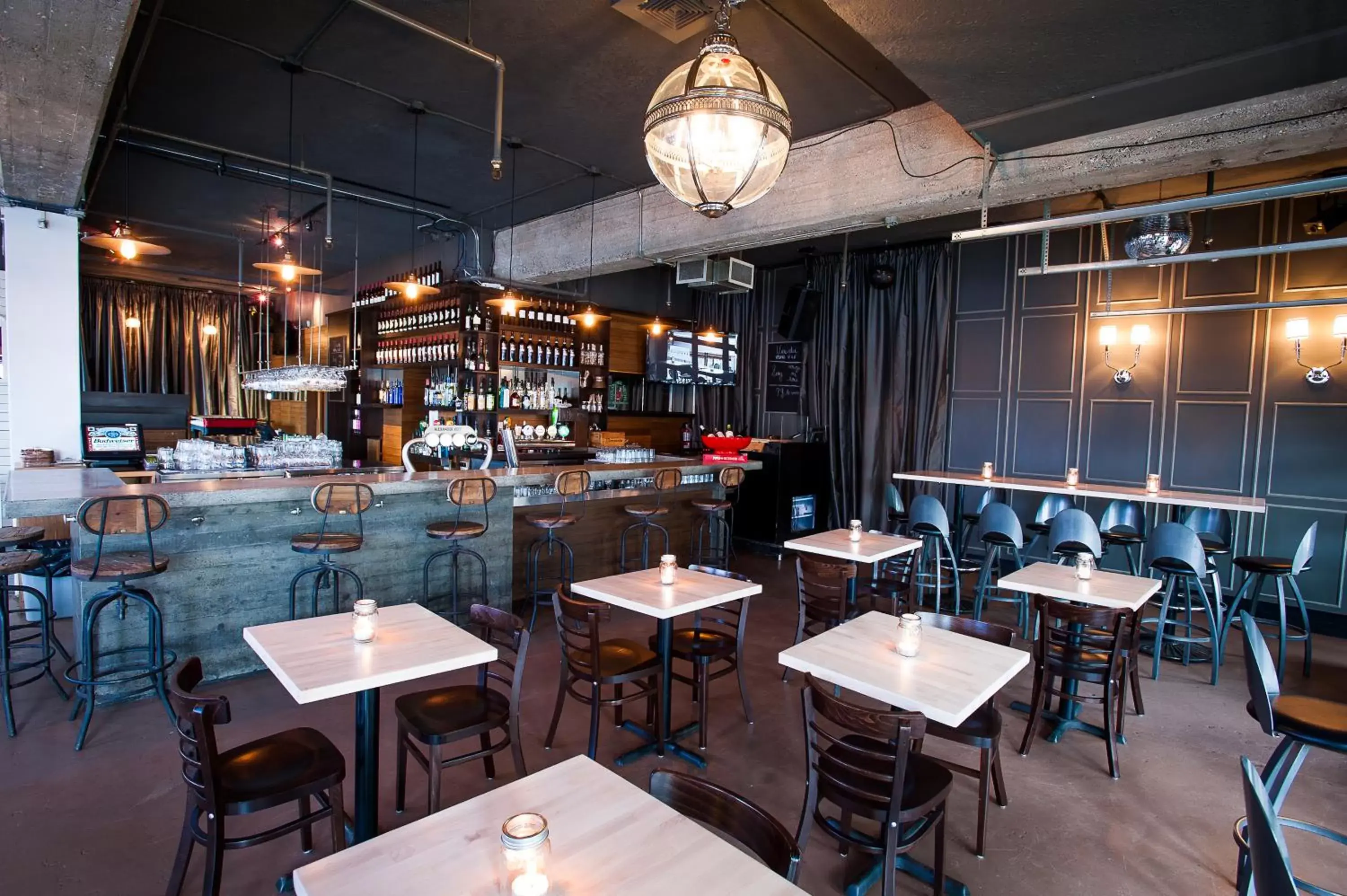 Lounge or bar, Restaurant/Places to Eat in Le Deville par G5