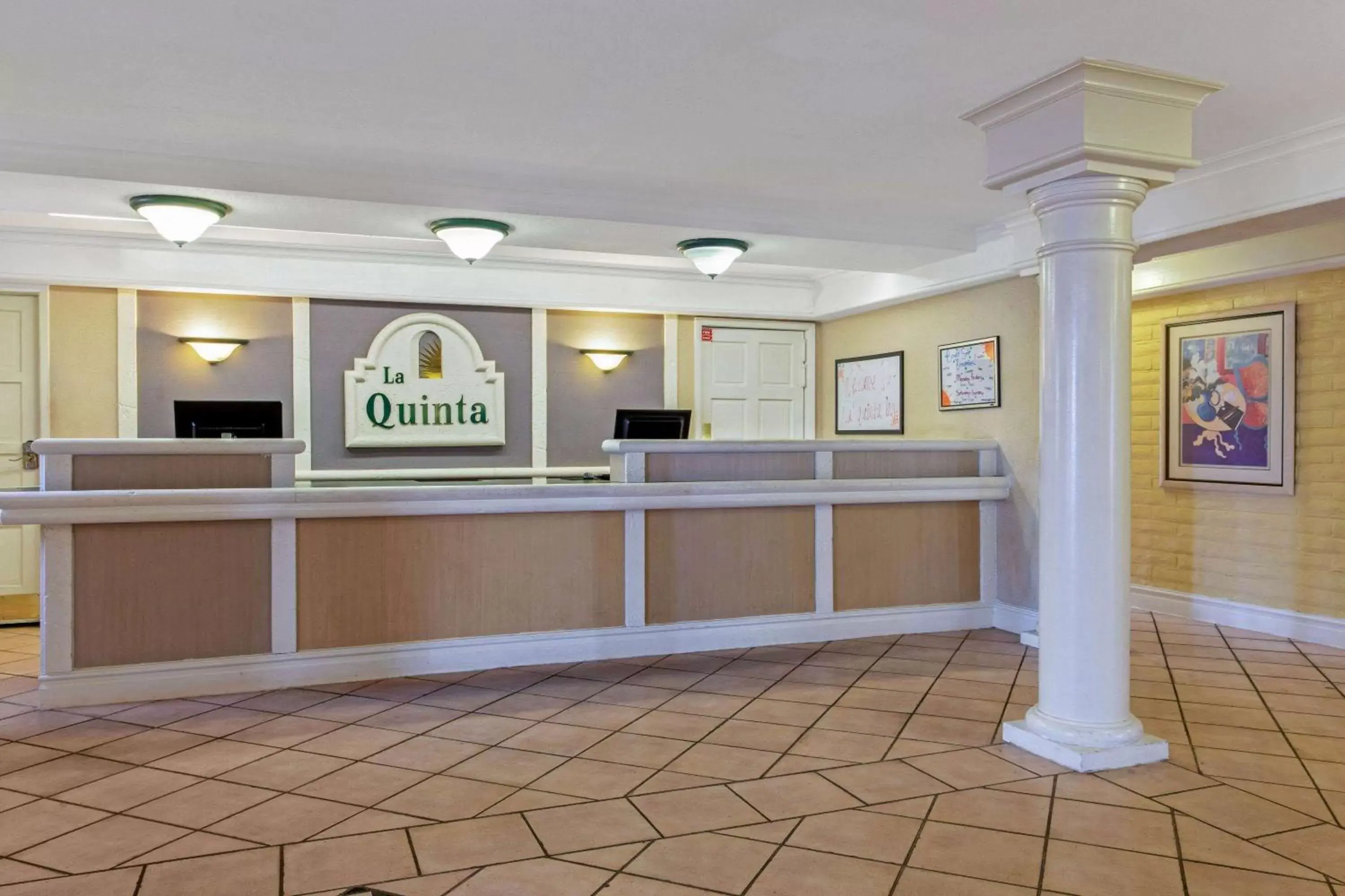Lobby or reception, Lobby/Reception in La Quinta Inn by Wyndham Tampa Bay Pinellas Park Clearwater