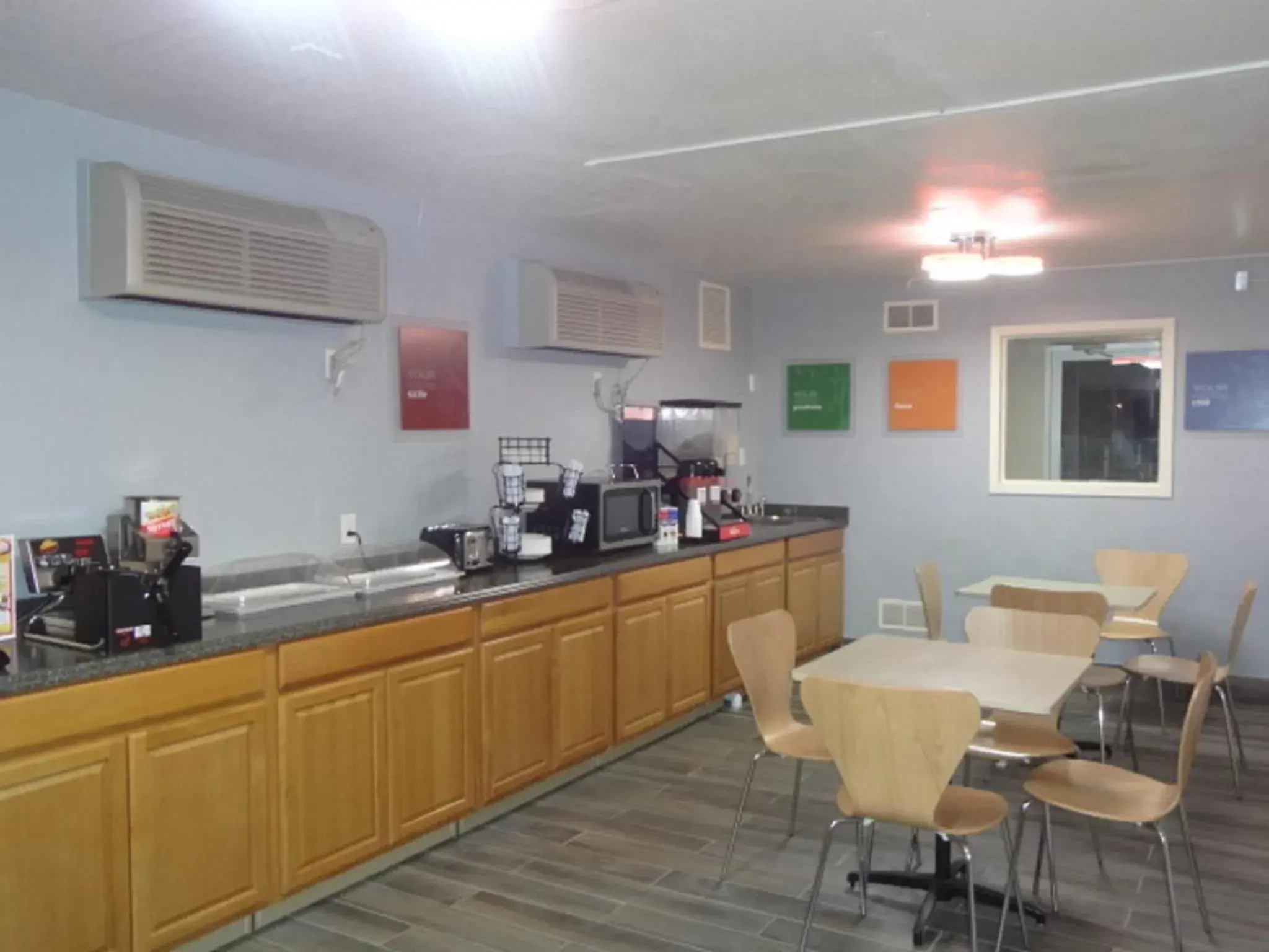 Restaurant/Places to Eat in Americas Best Value Inn Stillwater