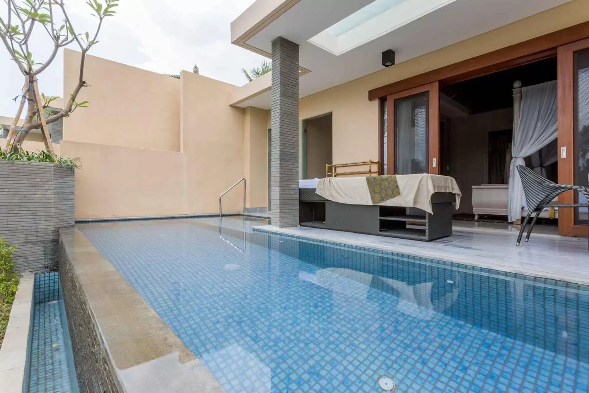 Swimming Pool in SereS Springs Resort & Spa, Singakerta