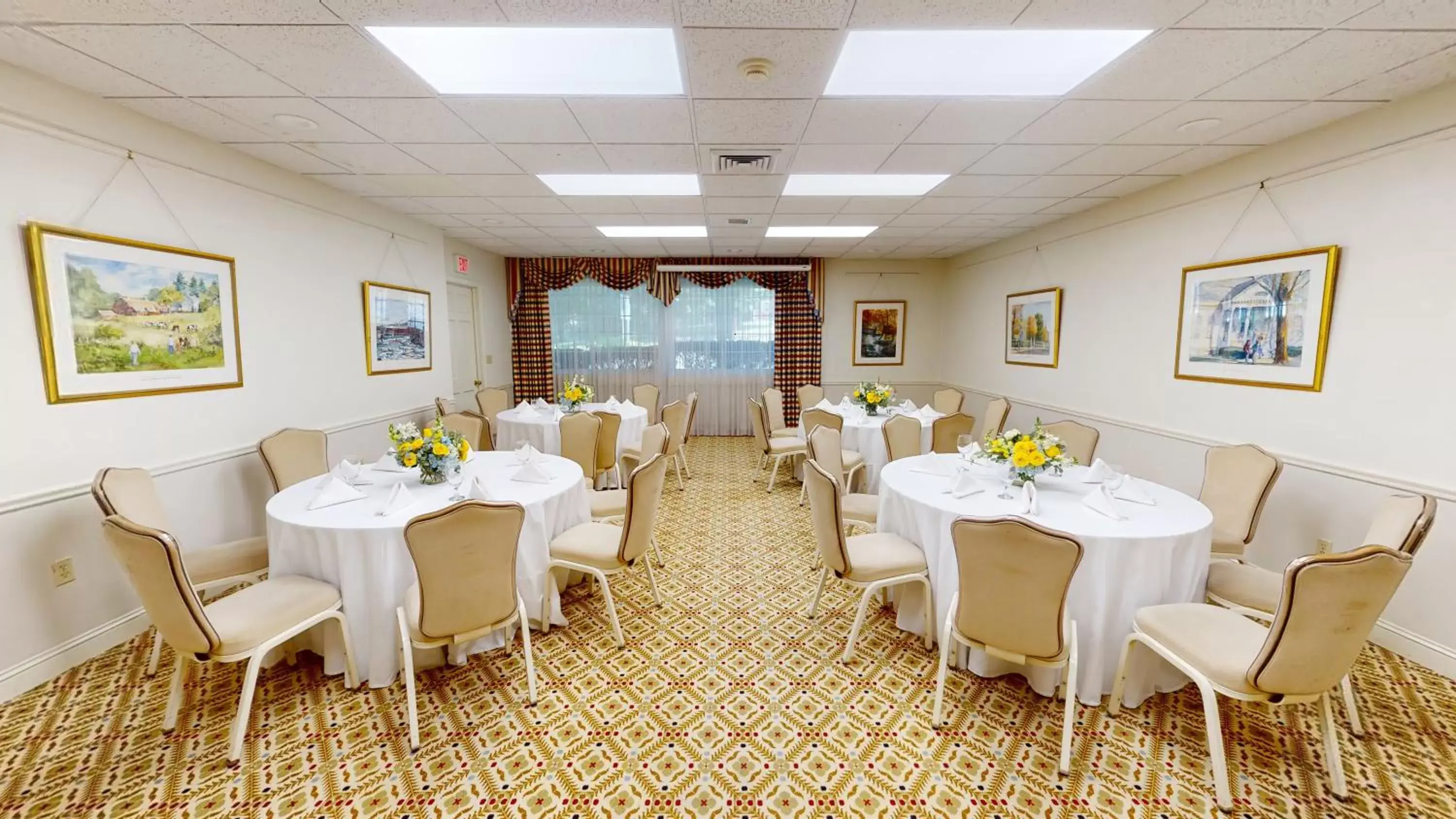 Business facilities, Restaurant/Places to Eat in The Farmington Inn and Suites