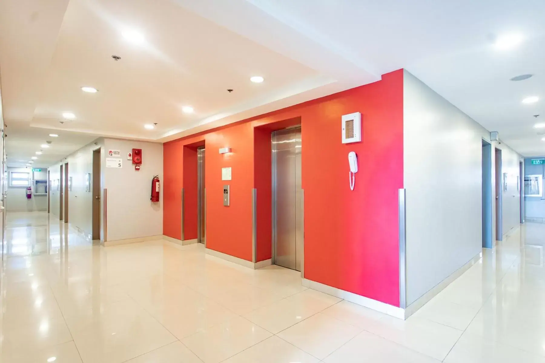 elevator in Red Planet Clark Angeles City