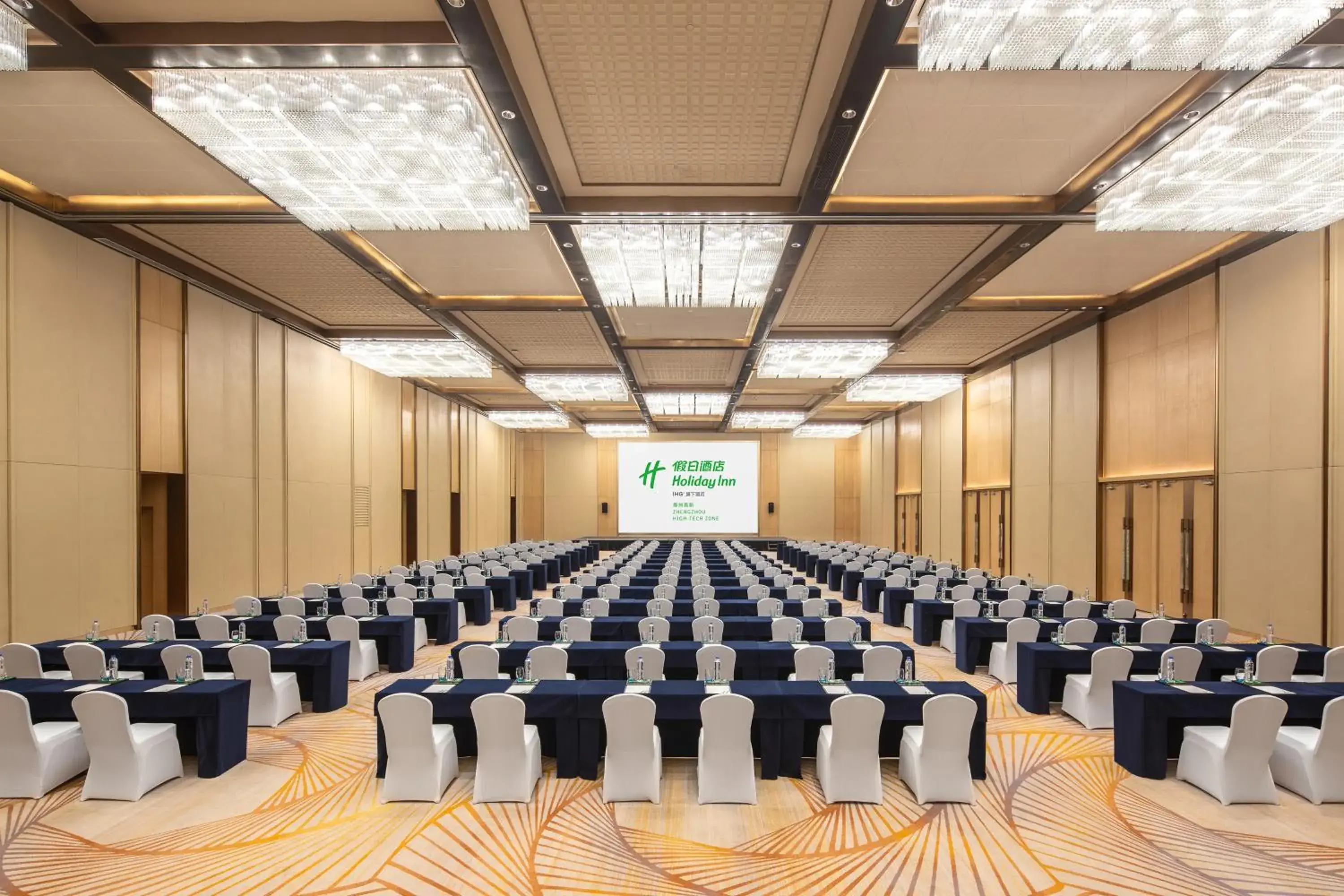 Meeting/conference room in Holiday Inn Zhengzhou High-Tech Zone, an IHG Hotel