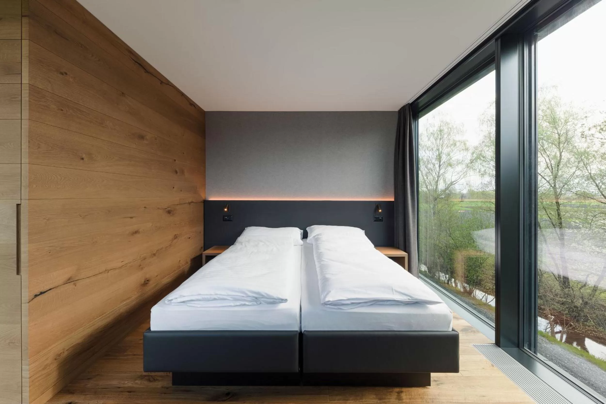 Staff, Bed in Hotel kommod