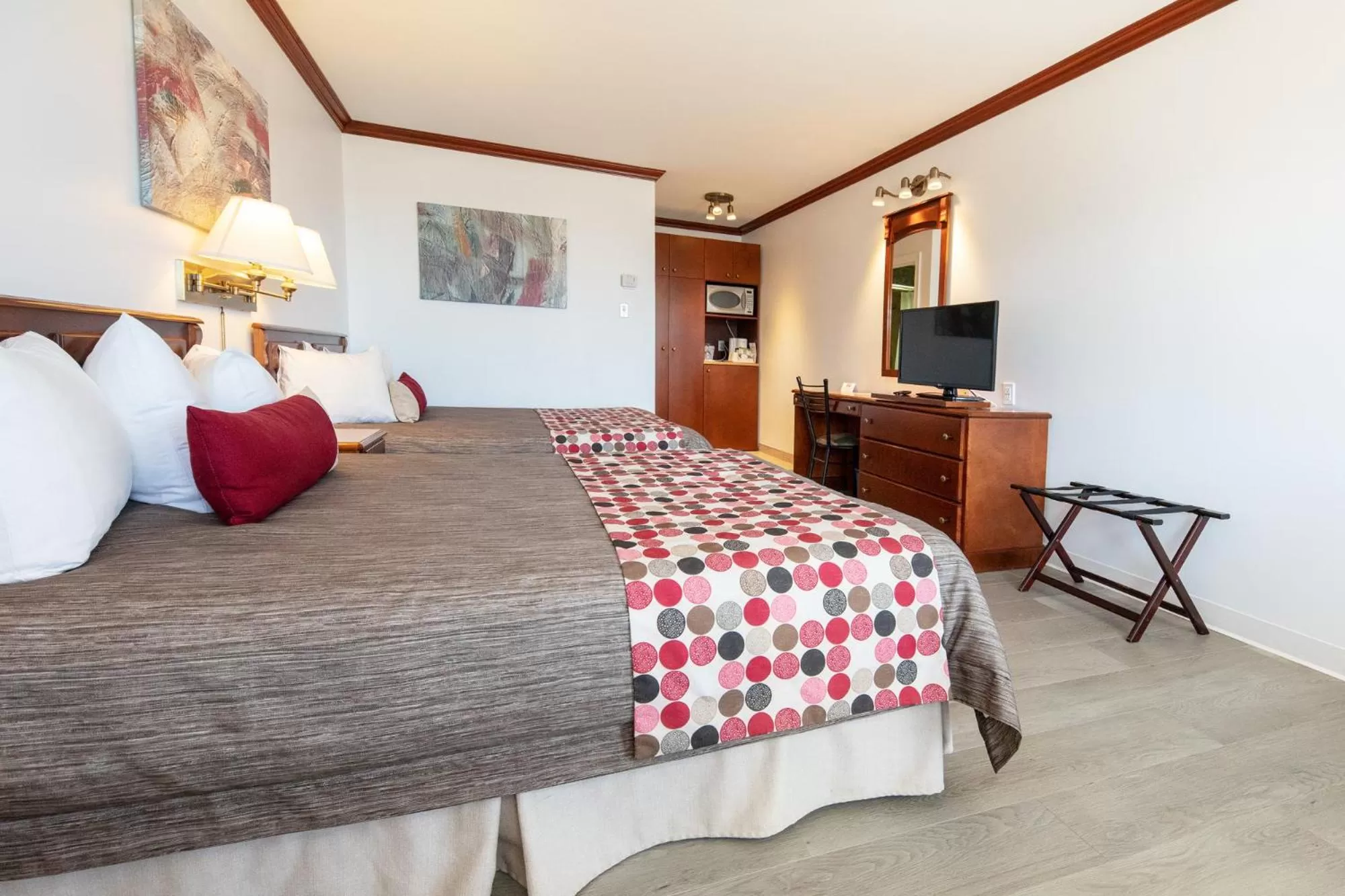 Photo of the whole room, Bed in Hotel Plante