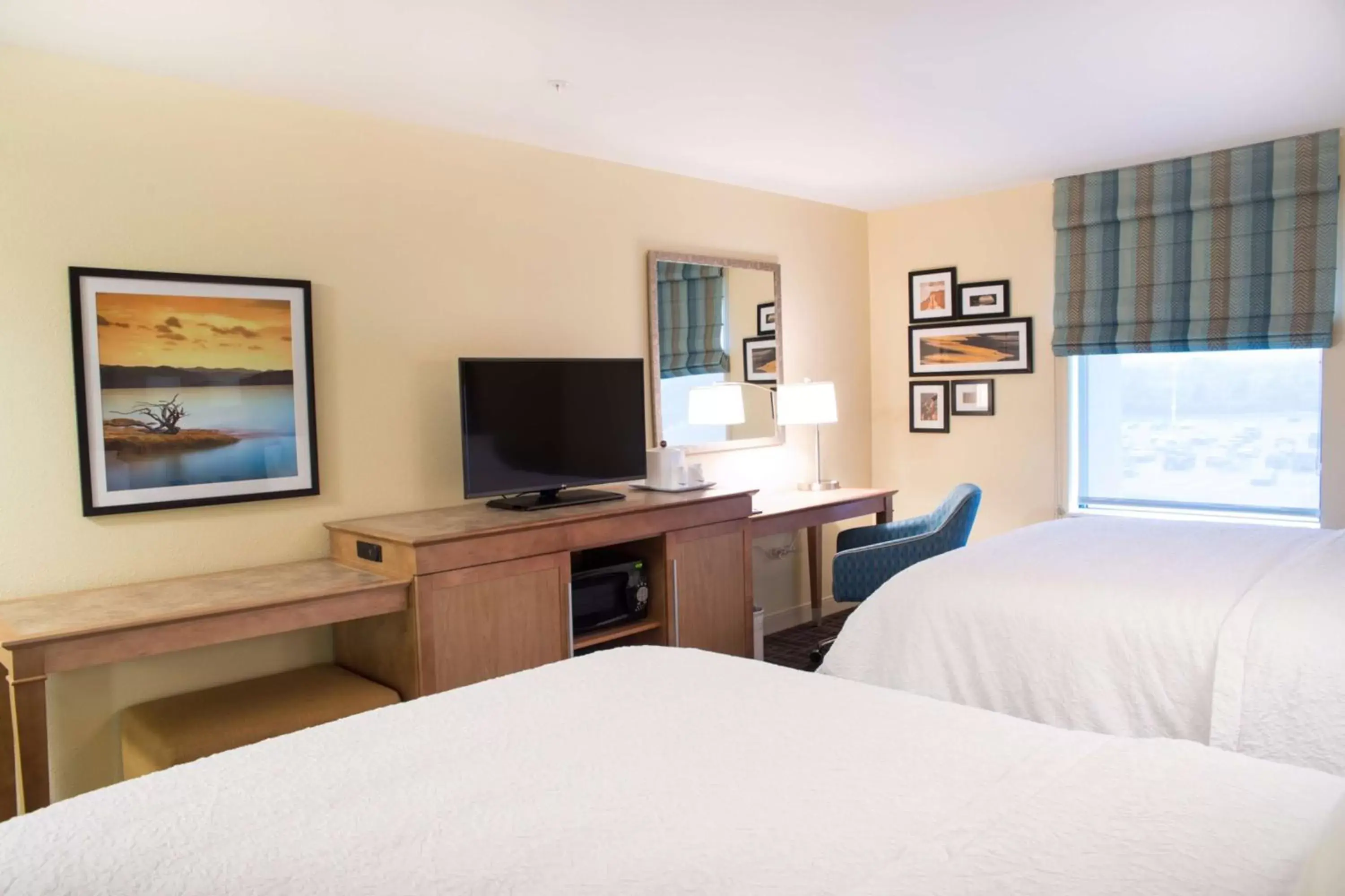 Bedroom, Bed in Hampton Inn & Suites Big Rapids, Mi