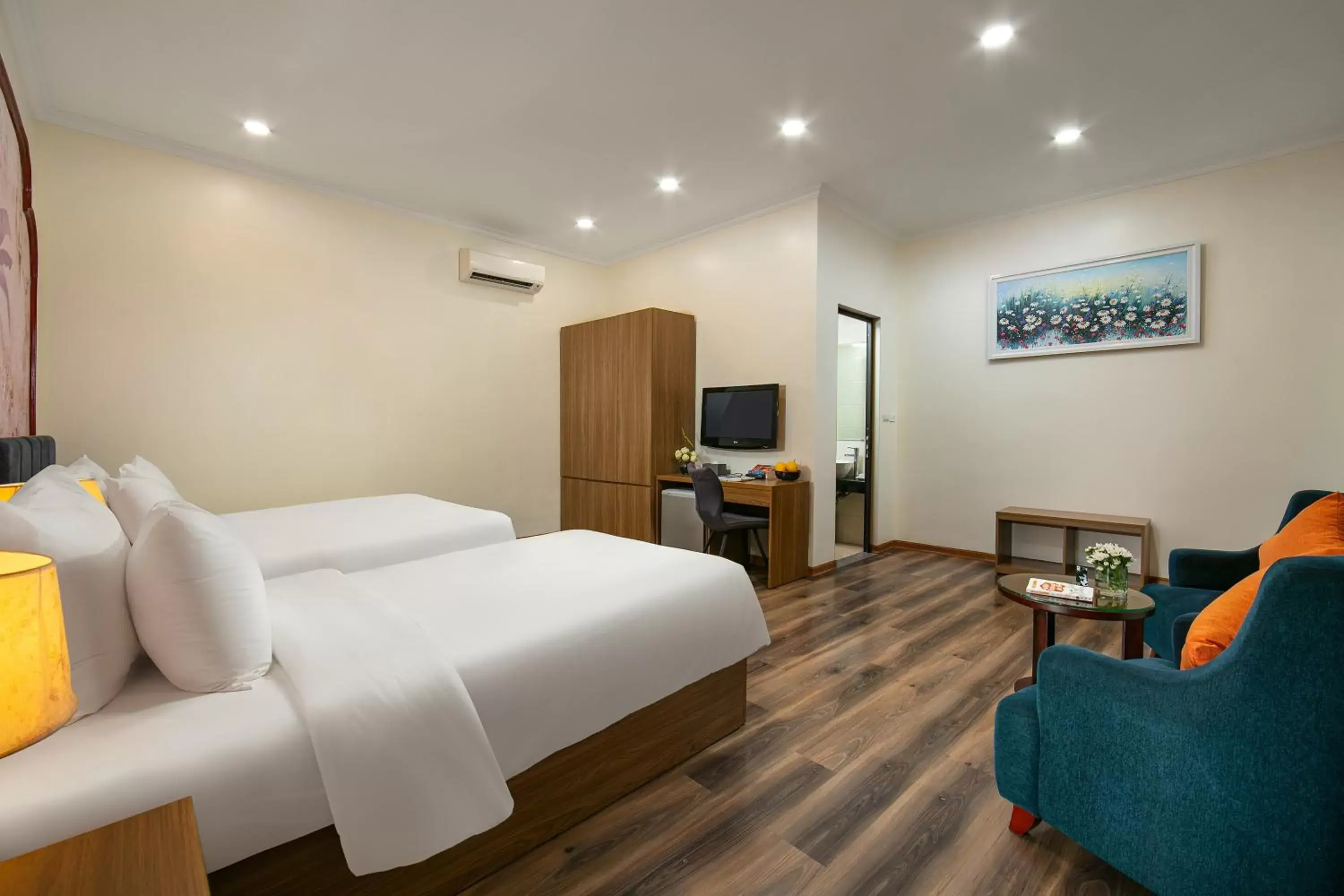 Photo of the whole room, Bed in The Sono Hanoi Hotel Photo of the whole room, Bed in The Sono Hanoi Hotel