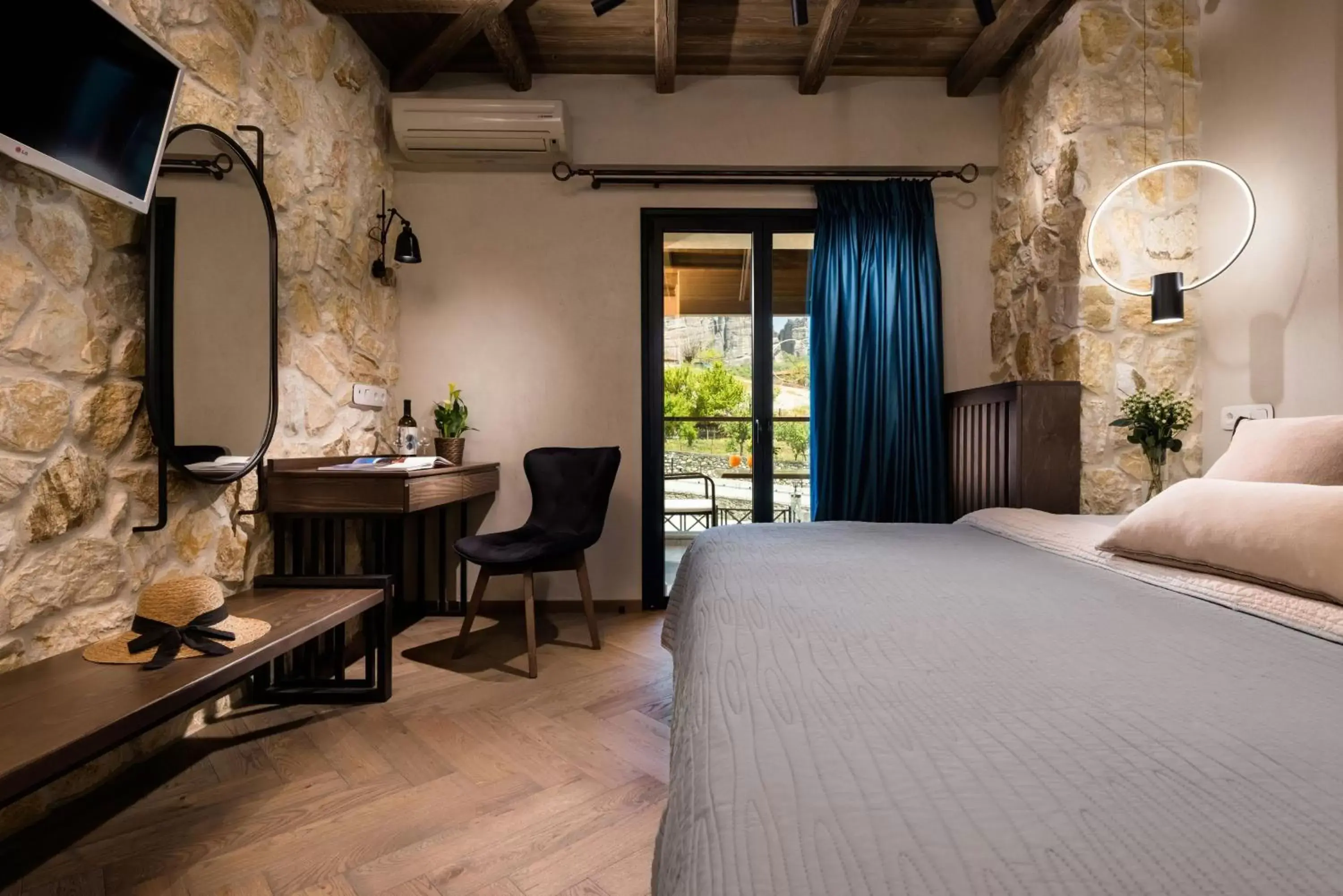 Bed in Tsikeli Boutique Hotel Meteora - Adults Friendly