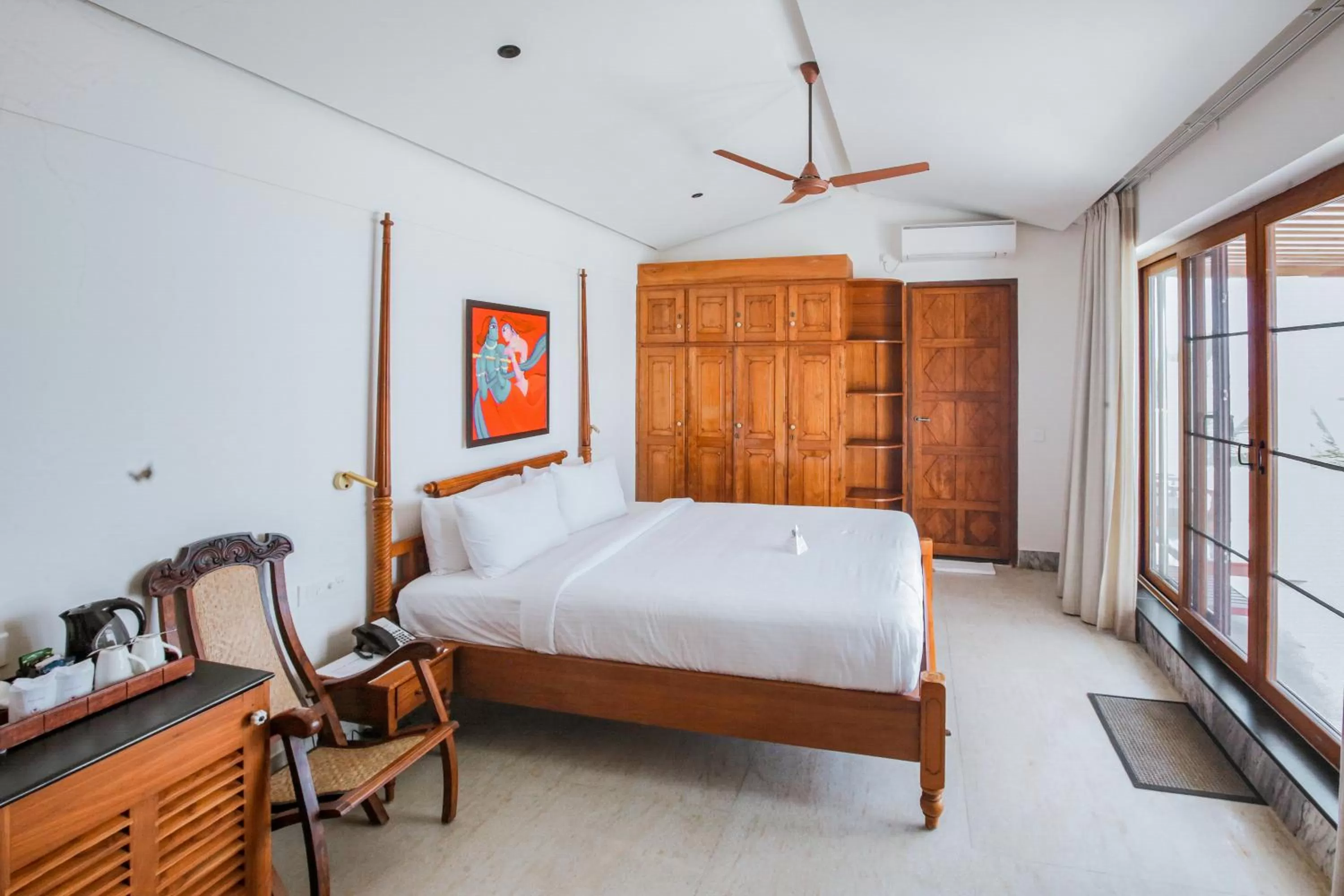 Photo of the whole room, Bed in Rockholm at the Light House Beach