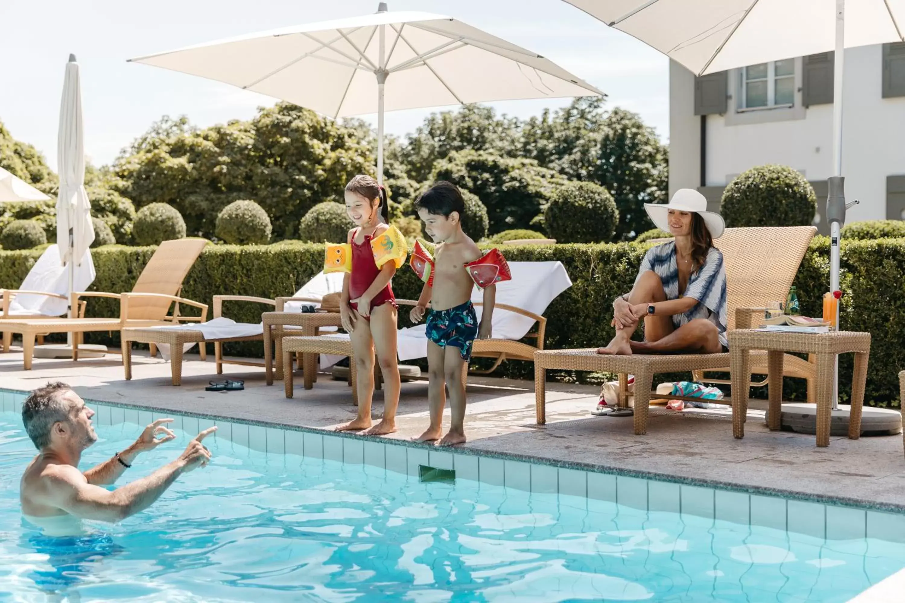 Swimming Pool in Hotel Angleterre & Résidence