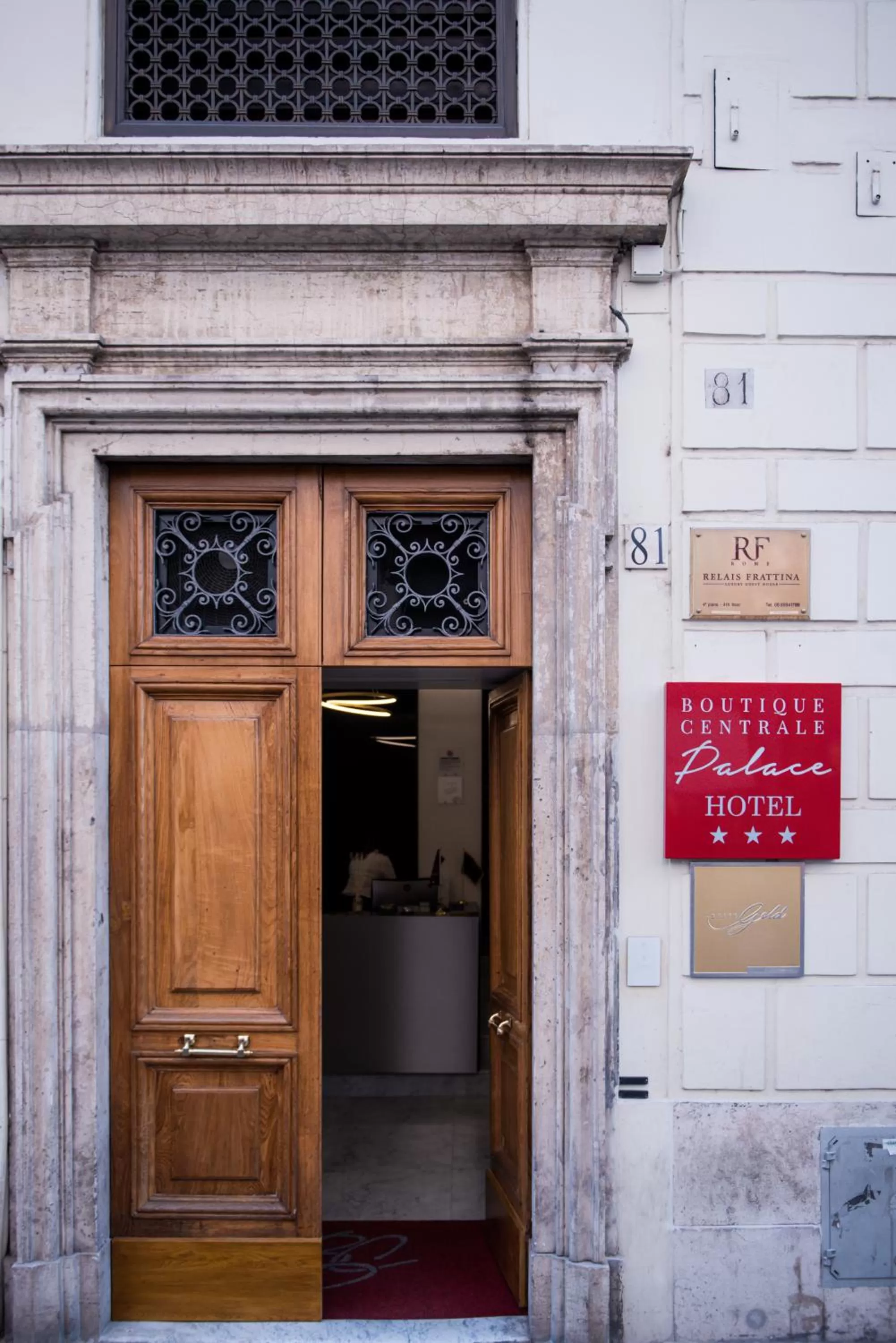 Facade/entrance in Boutique Centrale Palace Hotel