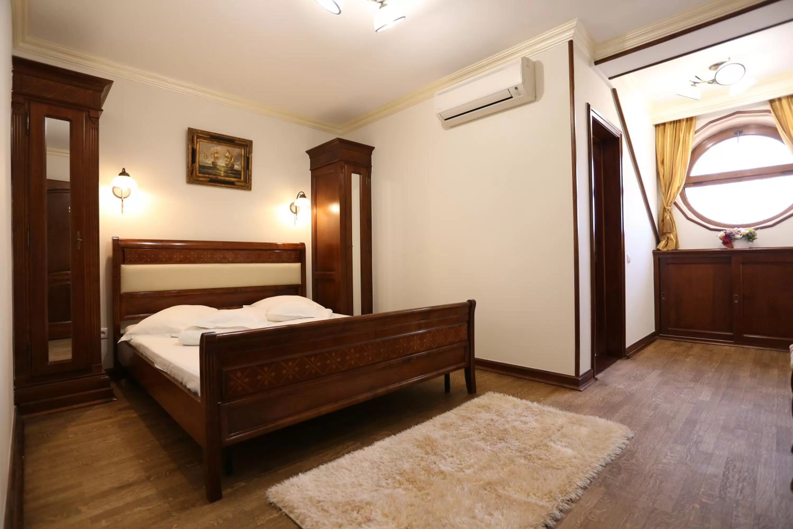 Bed in Pensiunea Trei Pini