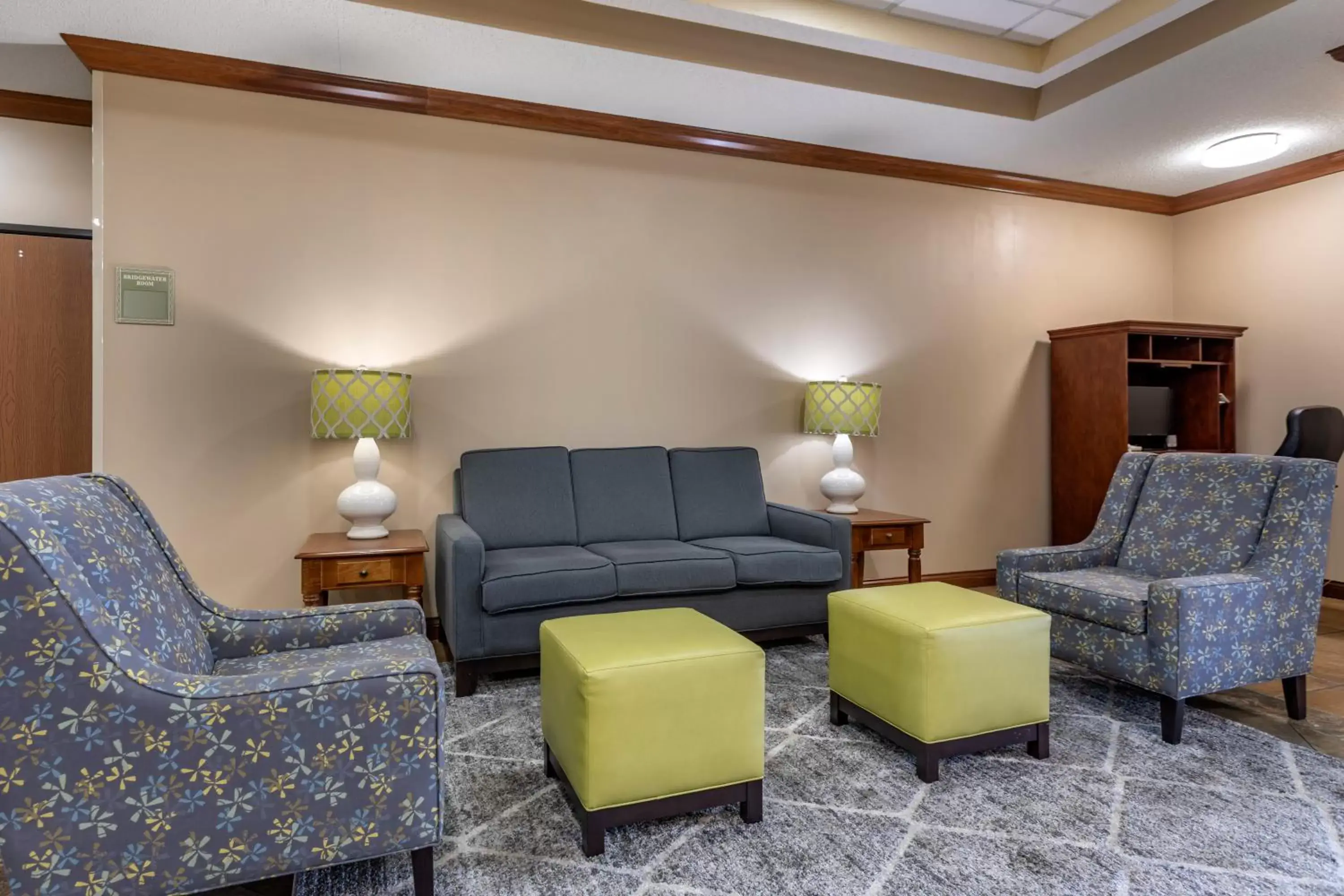 Lobby or reception, Seating Area in Quality Inn & Suites