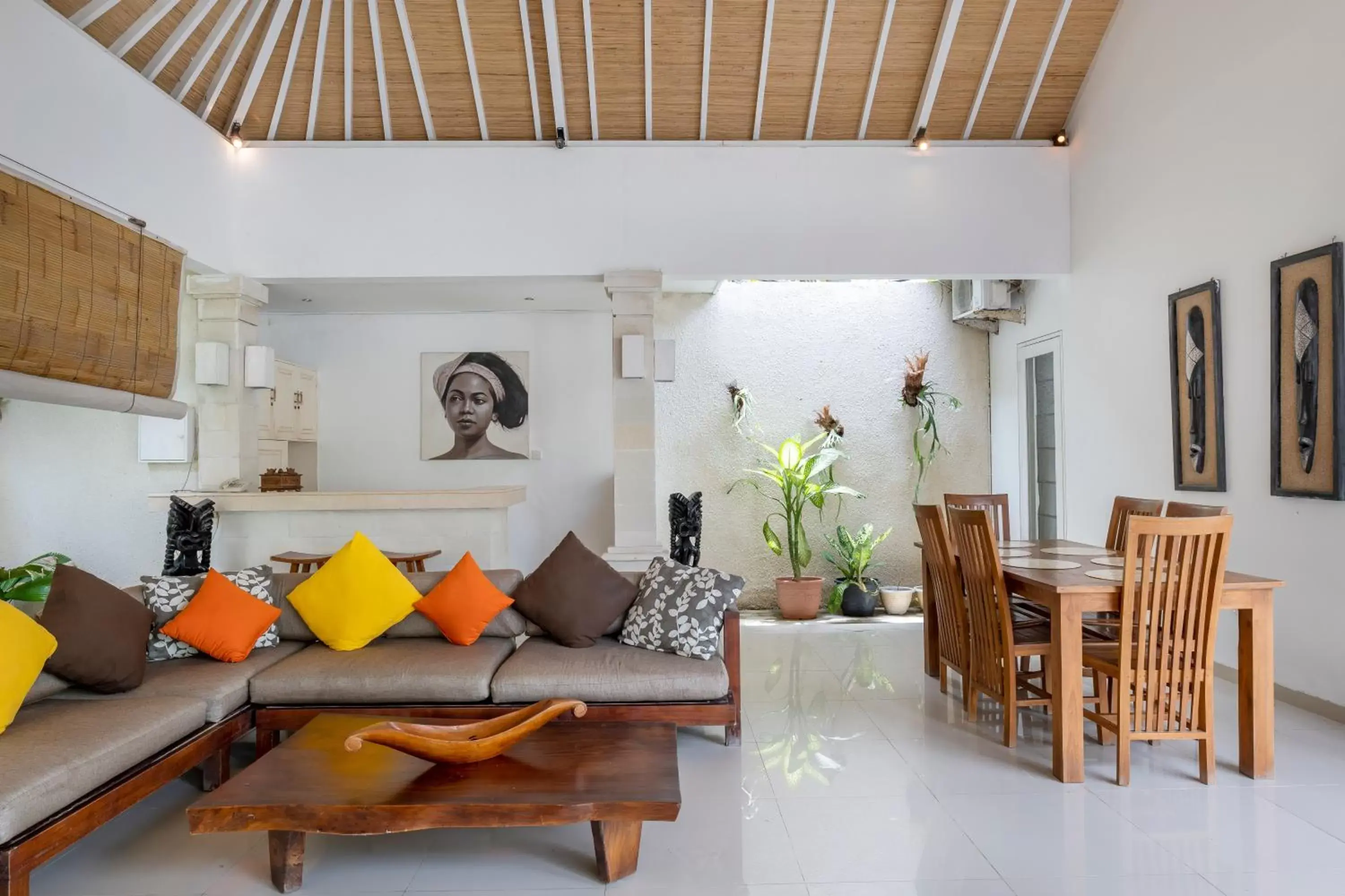 Kitchen or kitchenette, Seating Area in The Beach House Resort