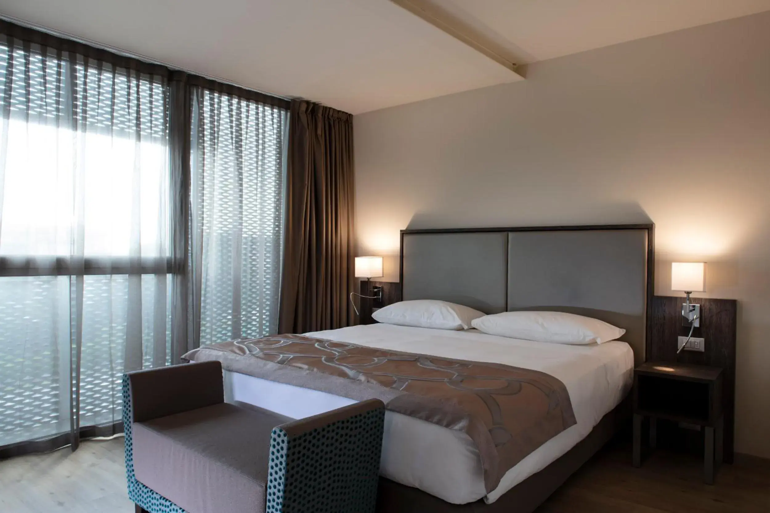 Bedroom, Bed in Smart Hotel Holiday Bedroom, Bed in Smart Hotel Holiday