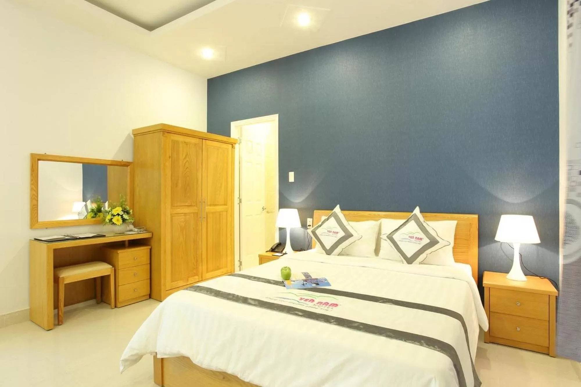 Bed in Yen Nam Hotel Nguyen Trong Tuyen