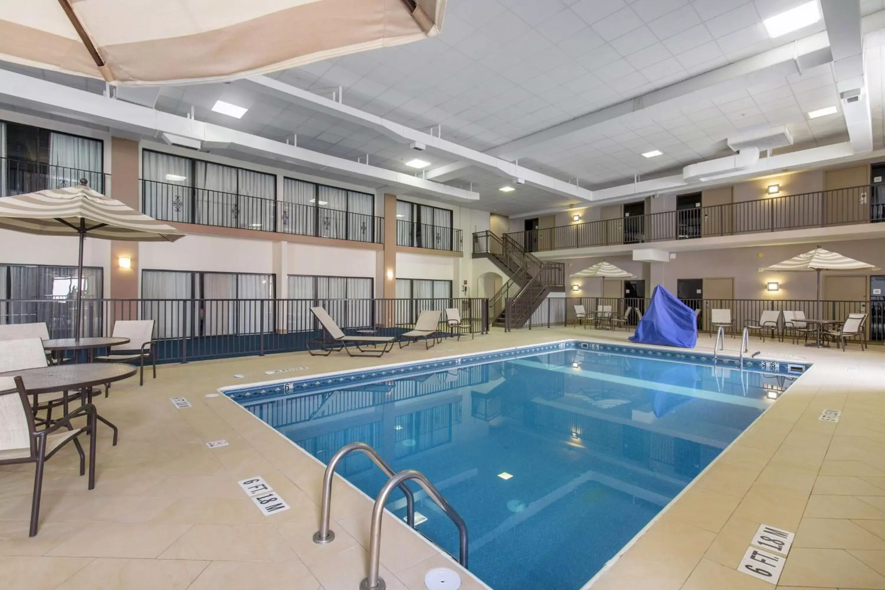 Pool view, Swimming Pool in DoubleTree by Hilton Downtown Wilmington - Legal District