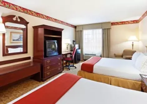 Day, Bed in Holiday Inn Express Winston-Salem, an IHG Hotel