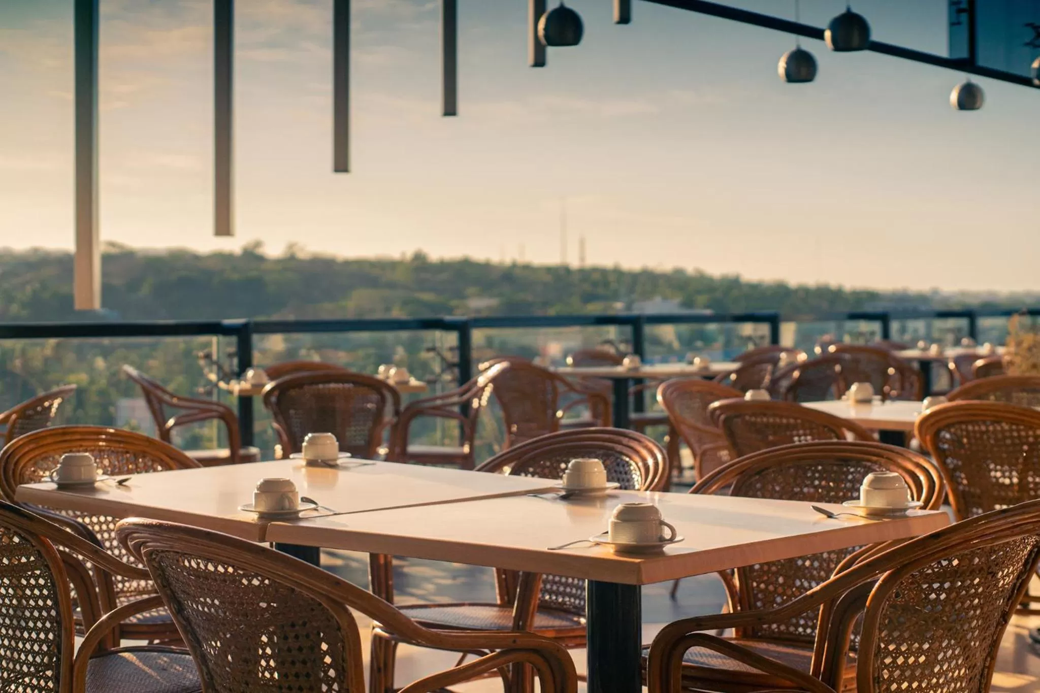 Restaurant/places to eat in Hotel Caracol Plaza