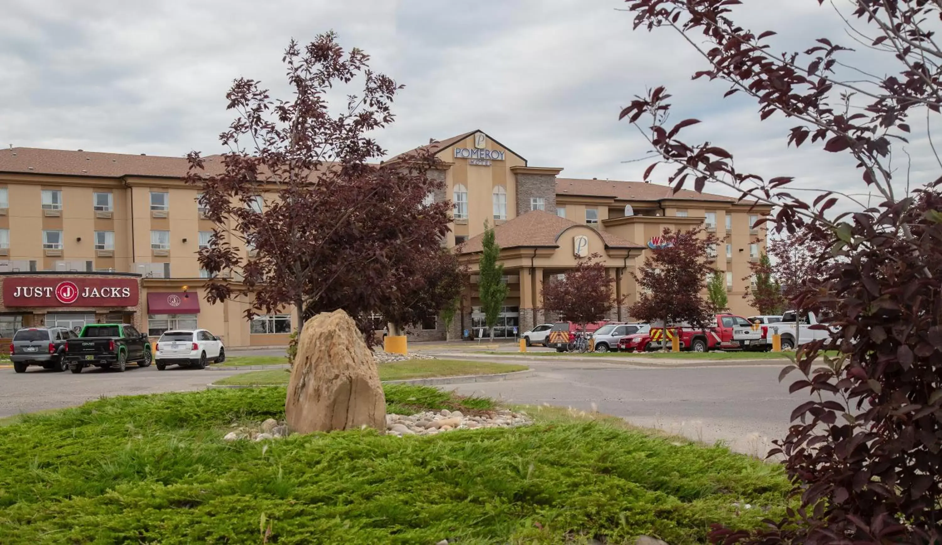 Property Building in Pomeroy Hotel Fort St. John