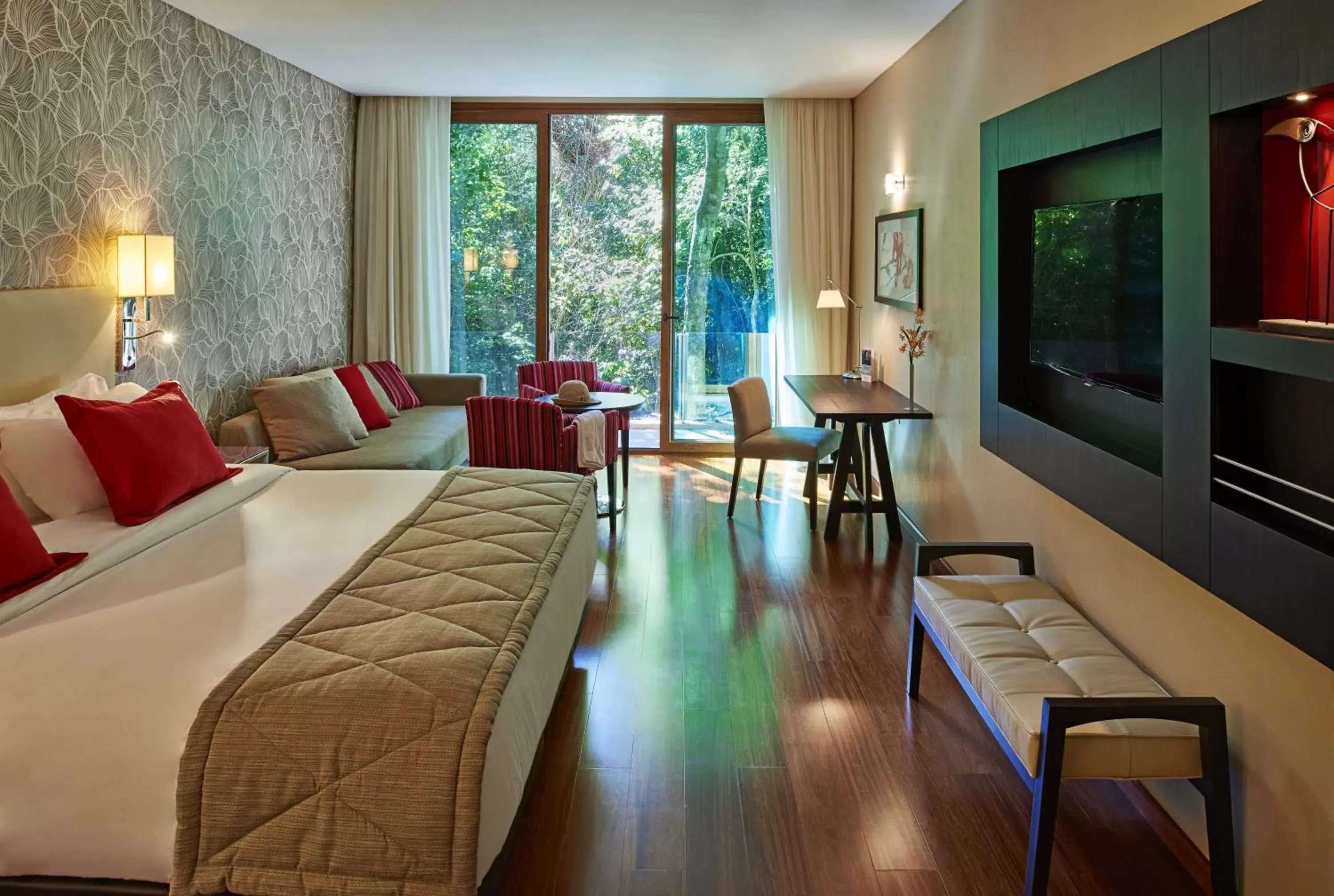 Bedroom, Seating Area in Mercure Iguazu Hotel Iru