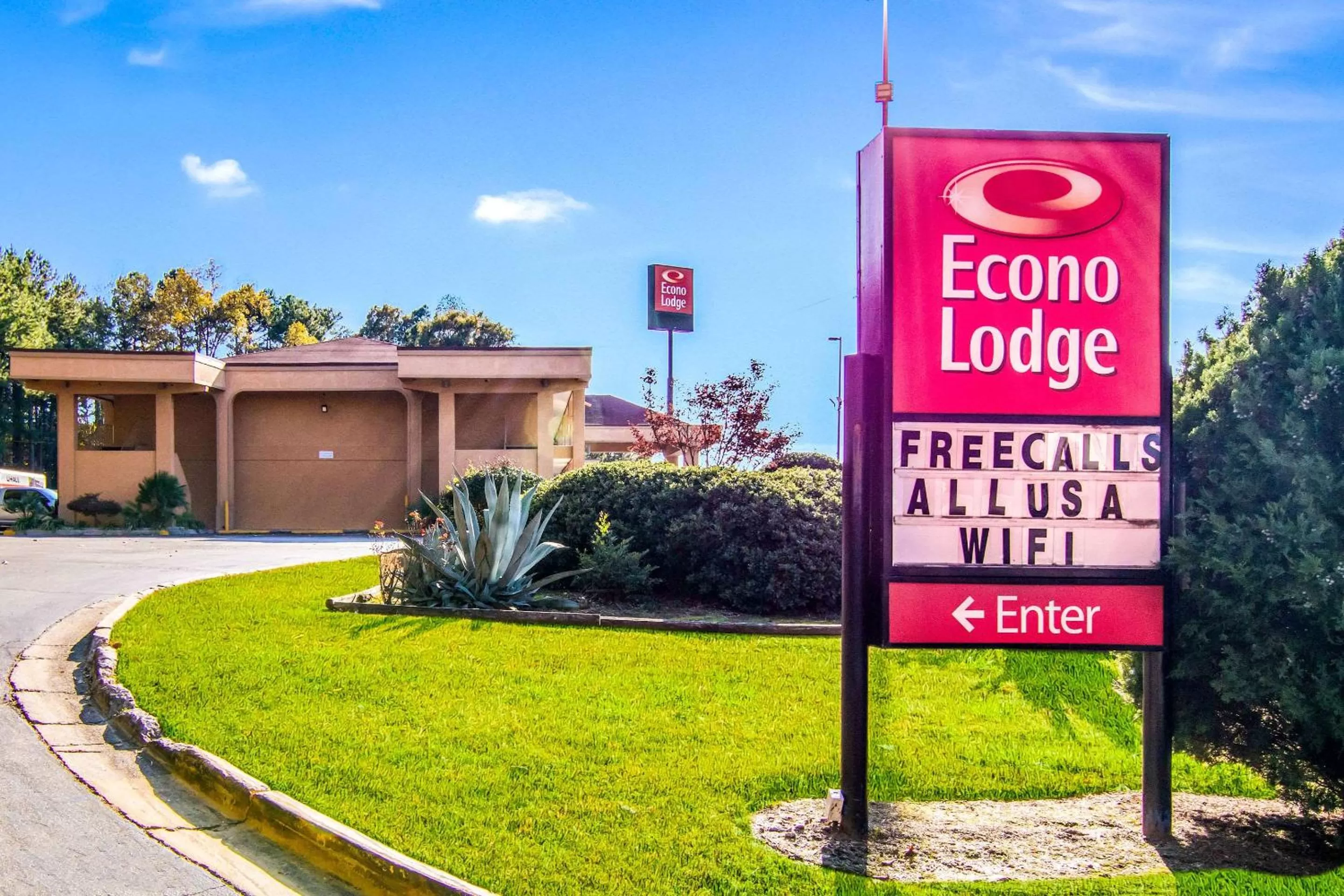 Property building in Econo Lodge Atlanta Airport East