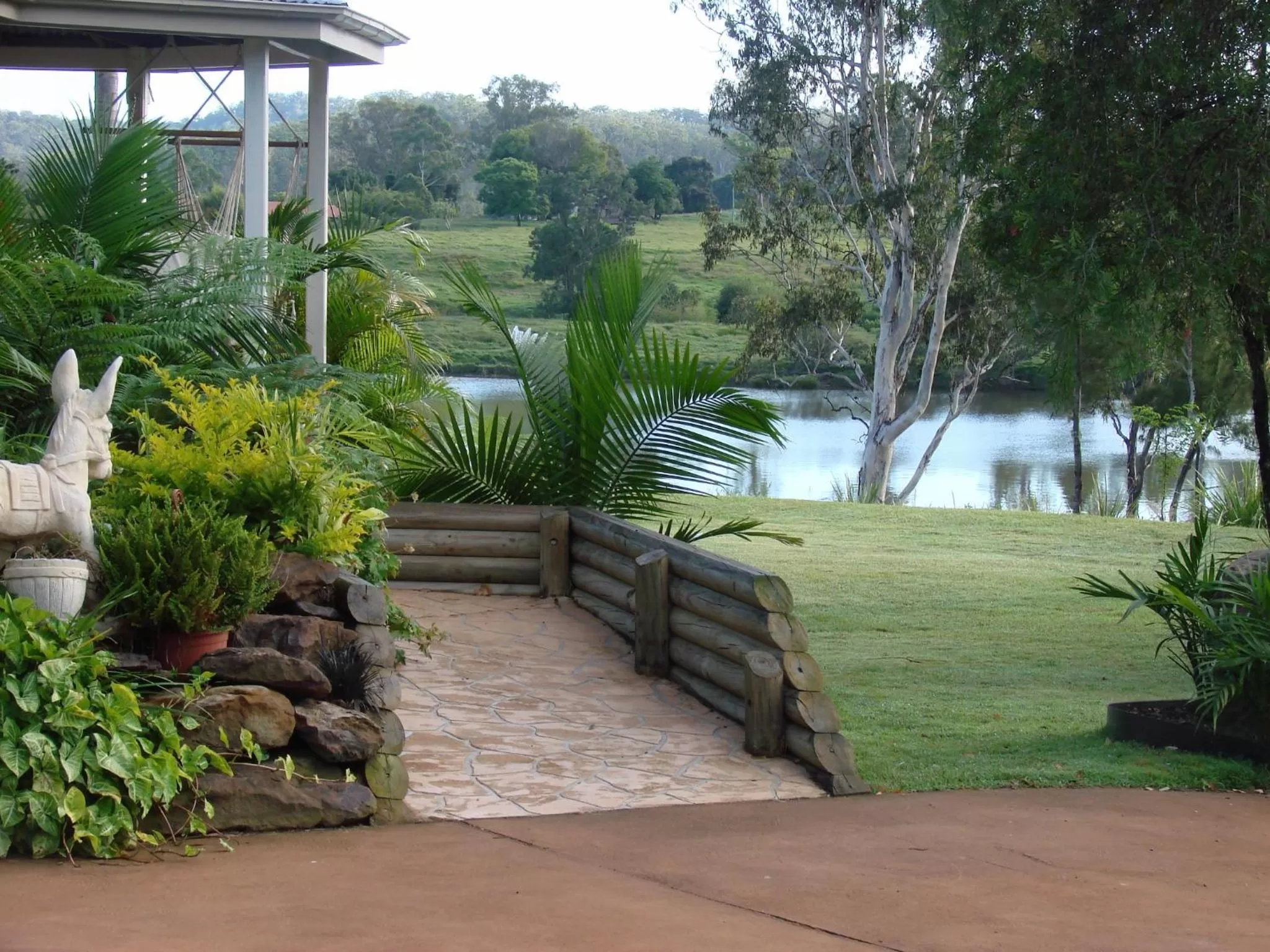 Garden in Clarence River Bed & Breakfast