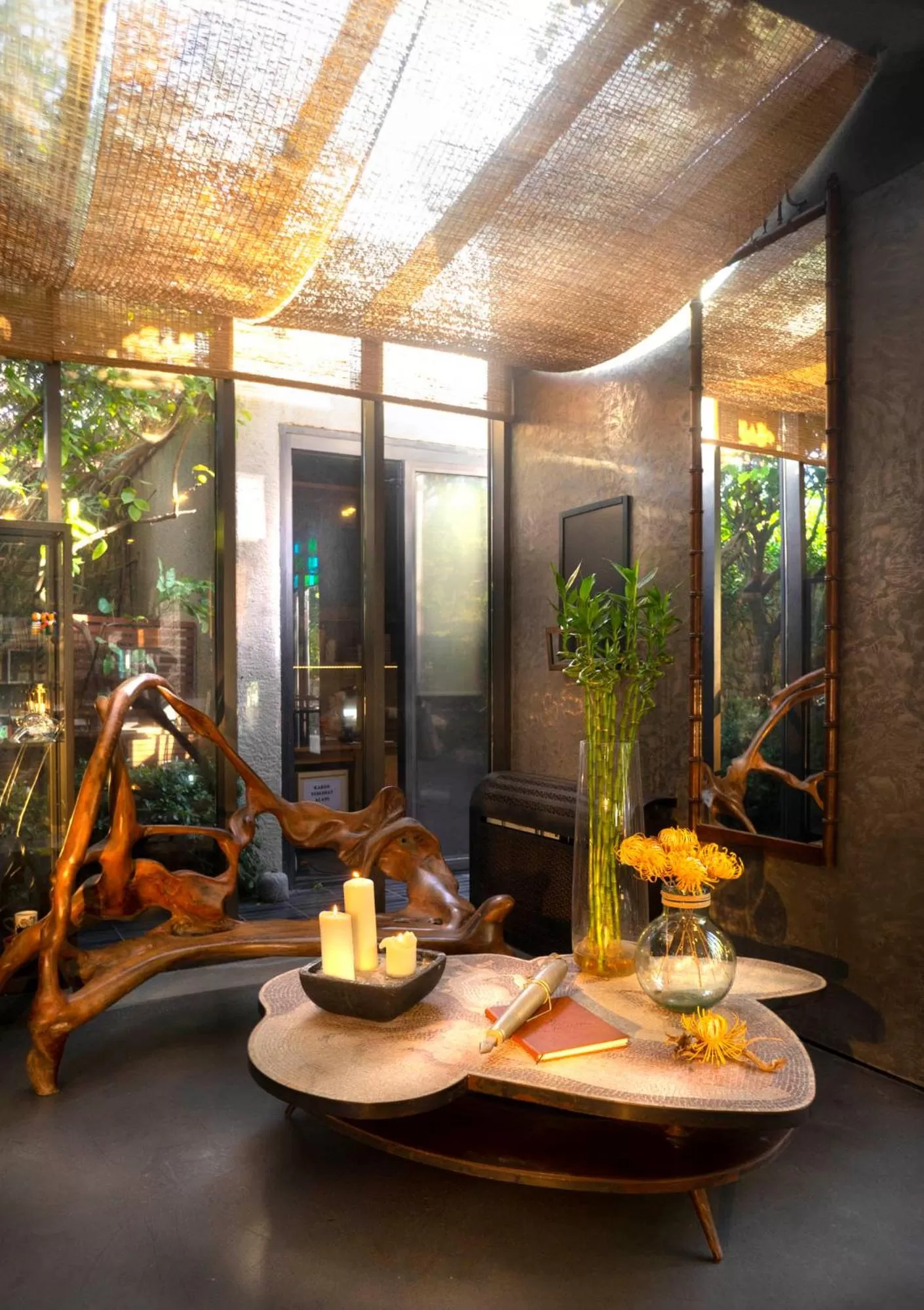 Lobby or reception in Alavya