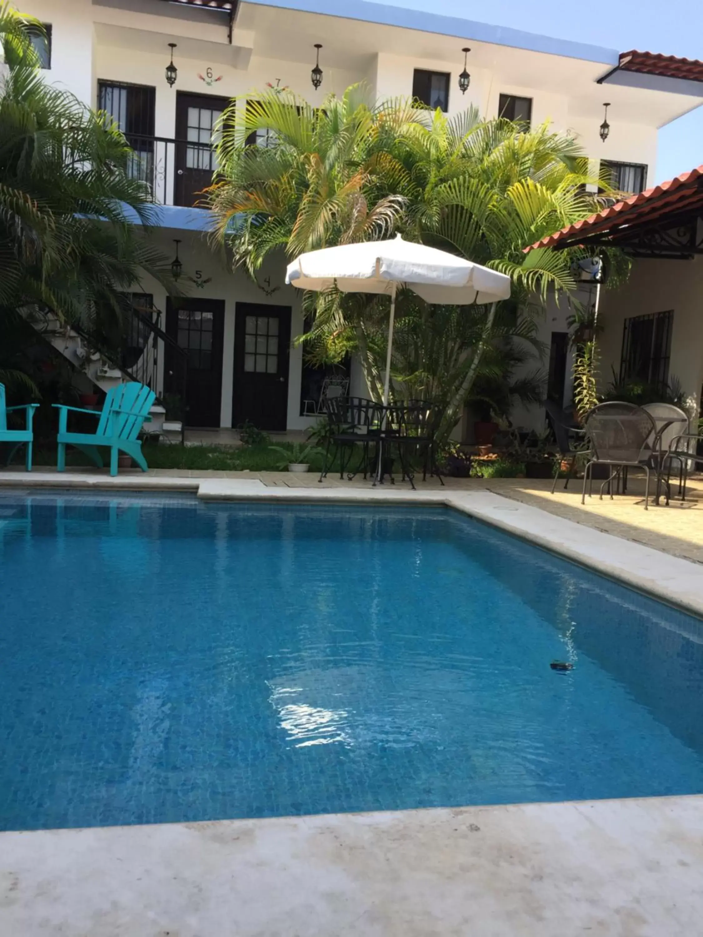 , Swimming Pool in Casa Akbal B&B