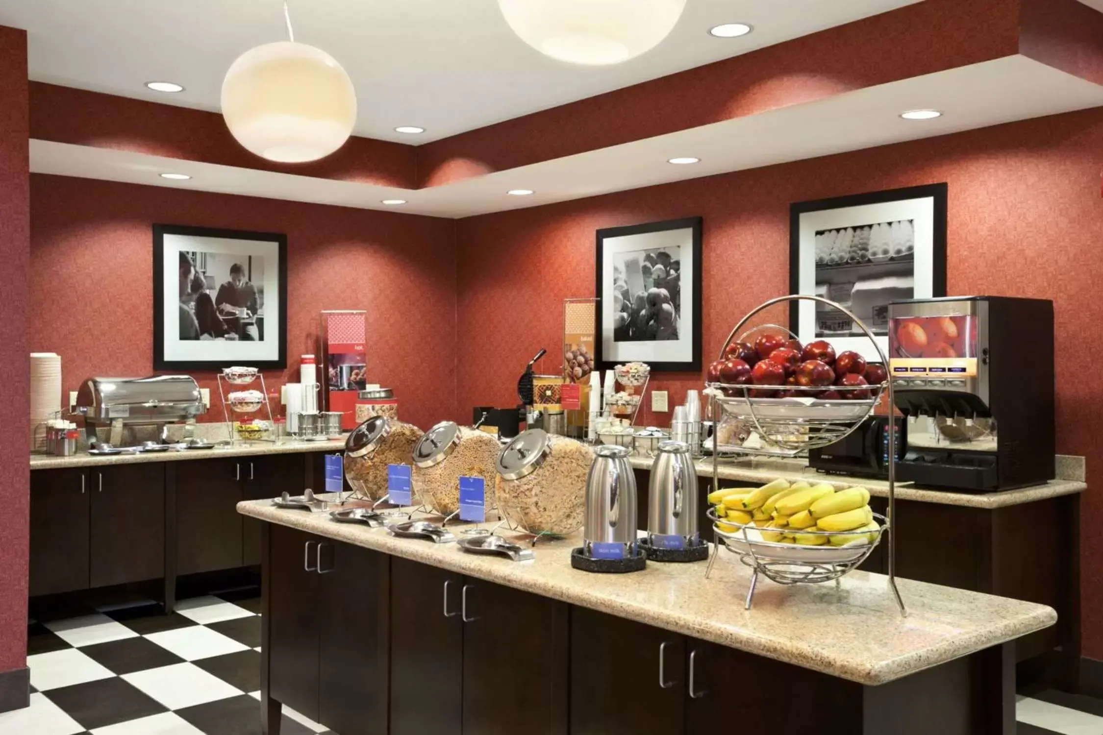 Dining area, Restaurant/Places to Eat in Hampton Inn & Suites Conroe I 45 North