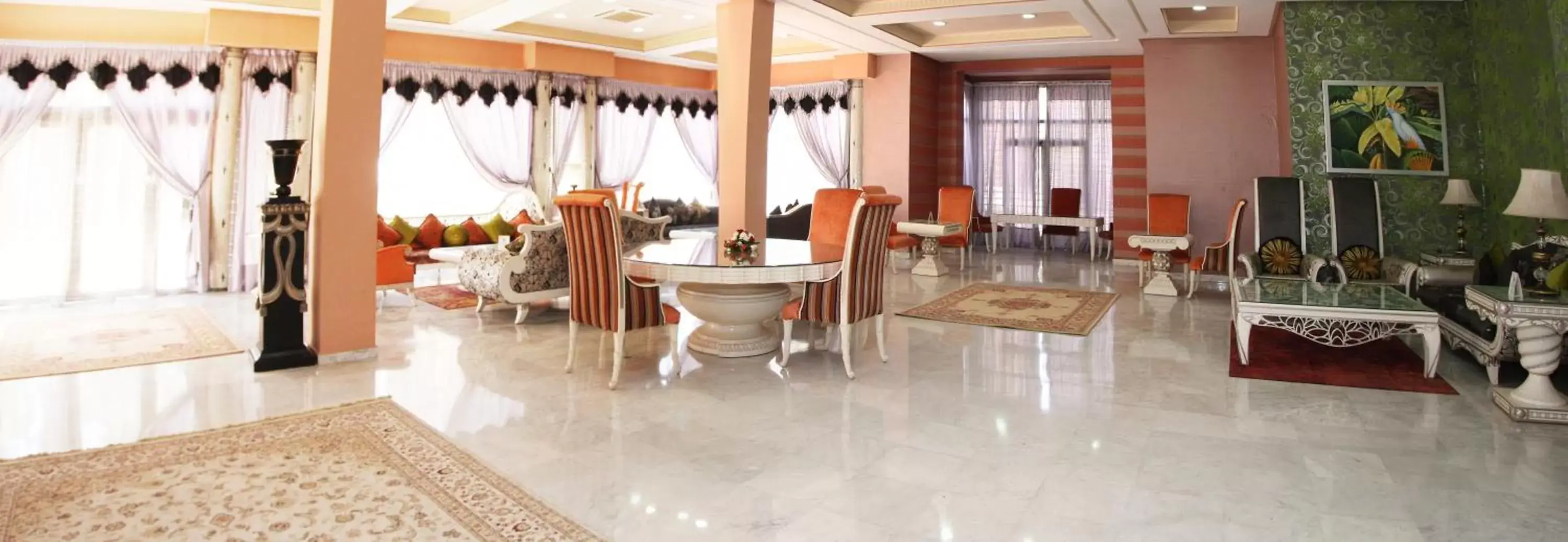 Living room in Royal Mirage Deluxe Living room in Royal Mirage Deluxe