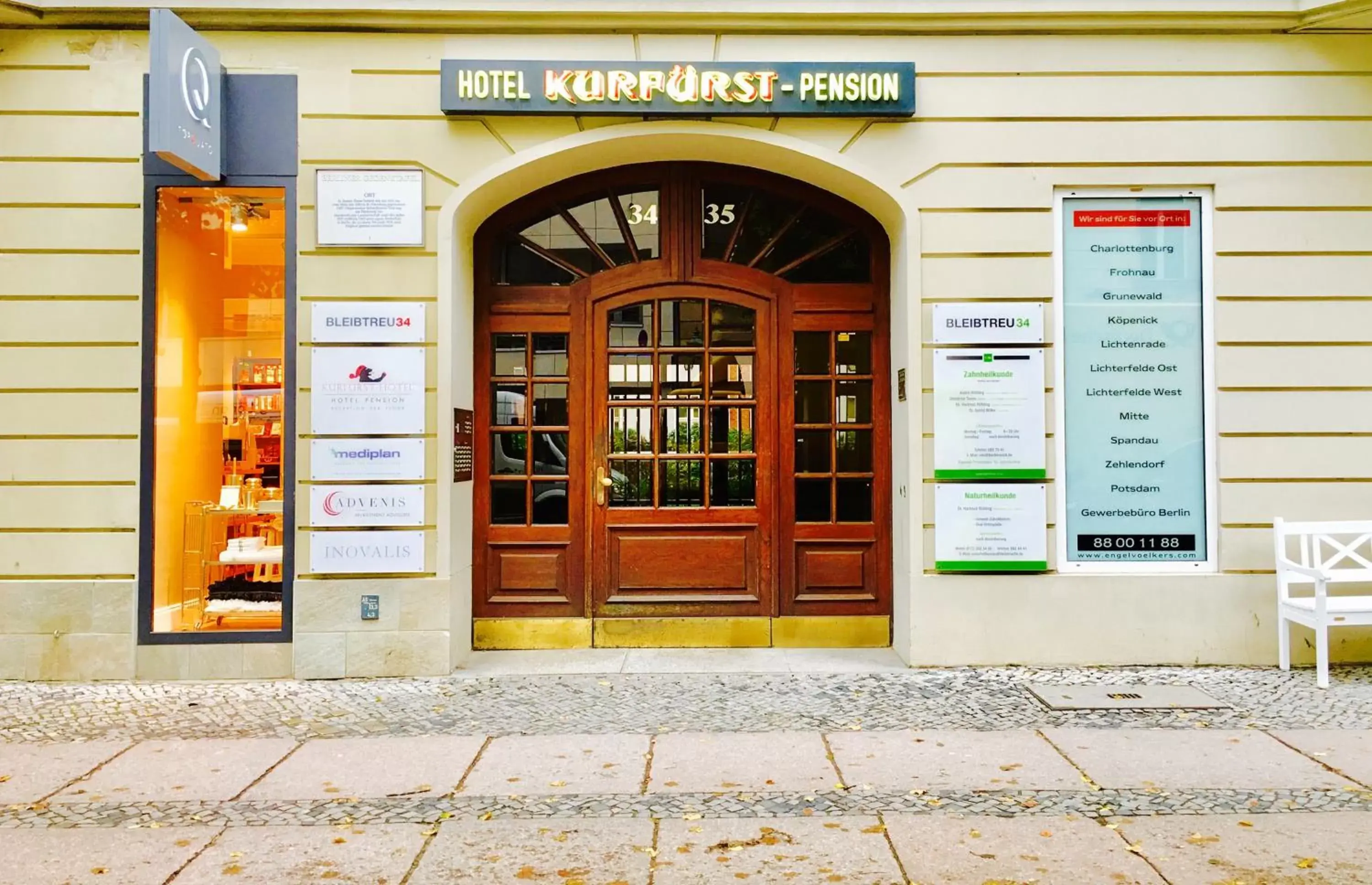 Property building in Kurfürst am Kurfürstendamm Property building in Kurfürst am Kurfürstendamm
