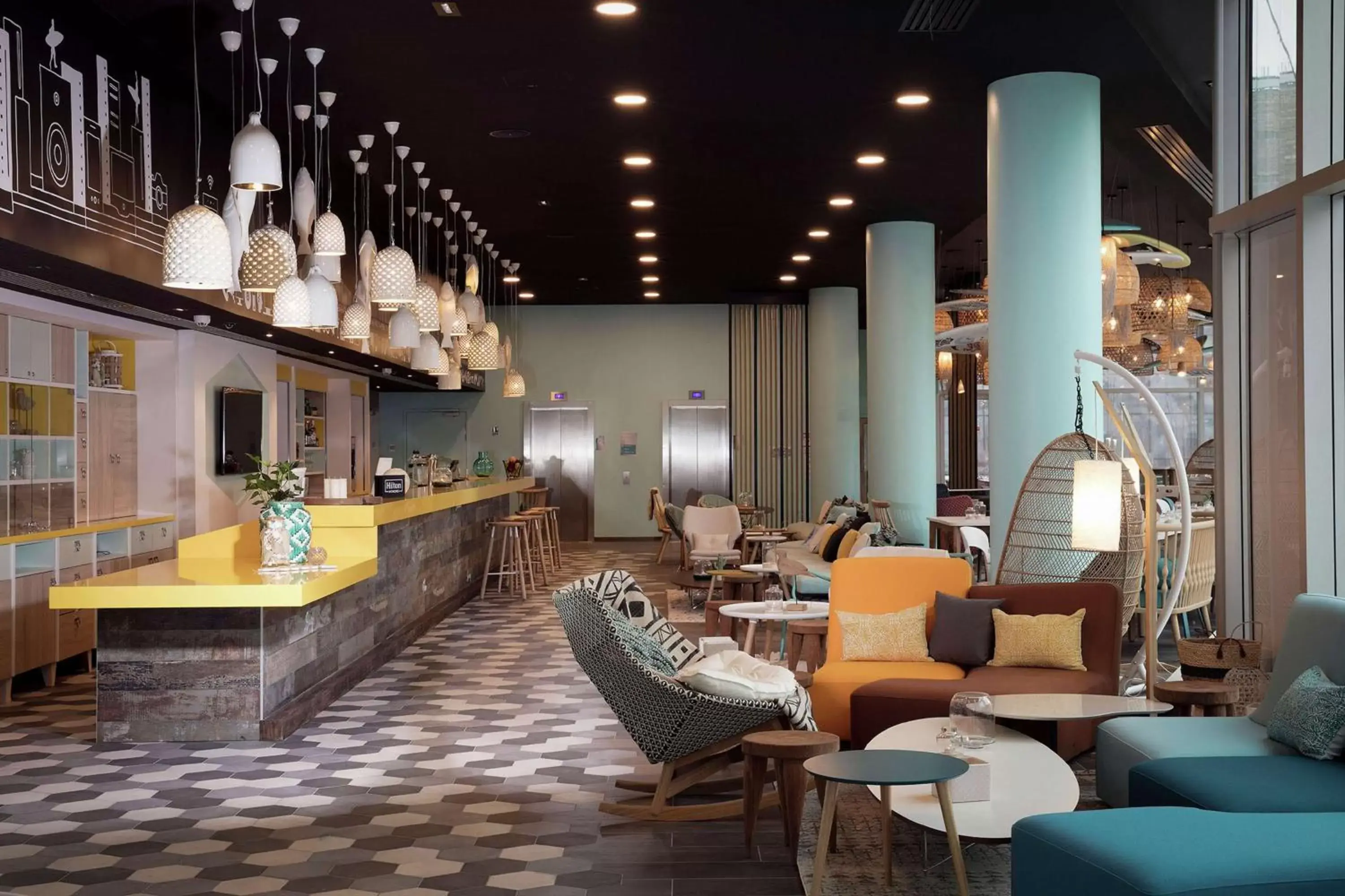 Lobby or reception, Lounge/Bar in Hampton By Hilton Paris Clichy