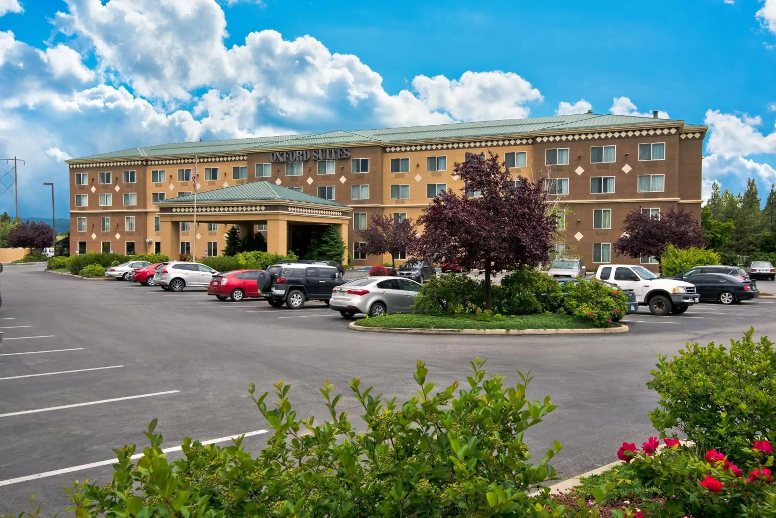 Facade/entrance, Property Building in Oxford Suites Spokane Valley