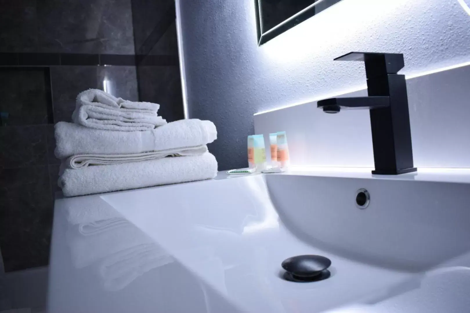 Bathroom in Willow Tree Inn & Suites