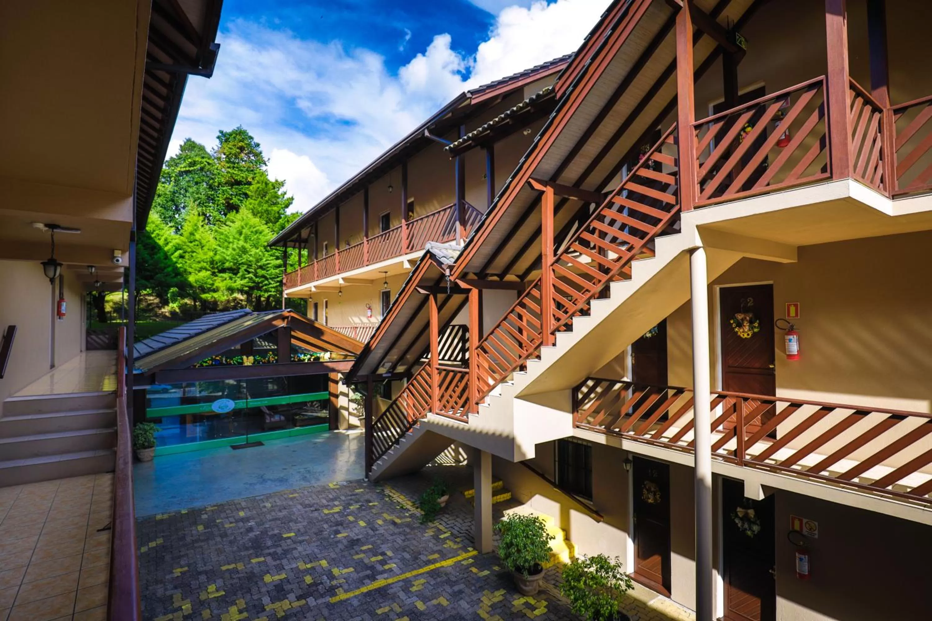 Property Building in Cammino Della Serra