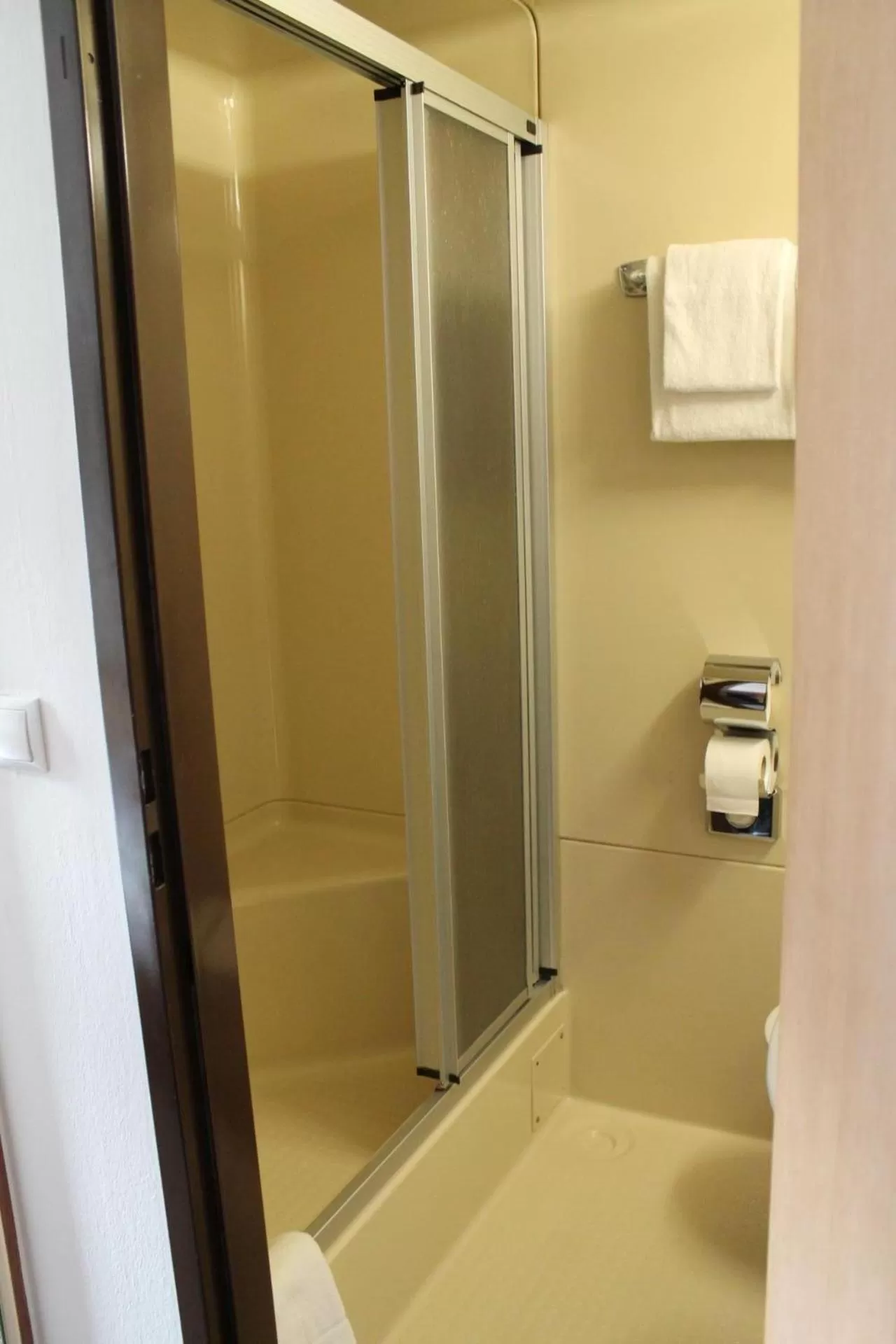 Shower in Hotel Goldene Krone Innsbruck