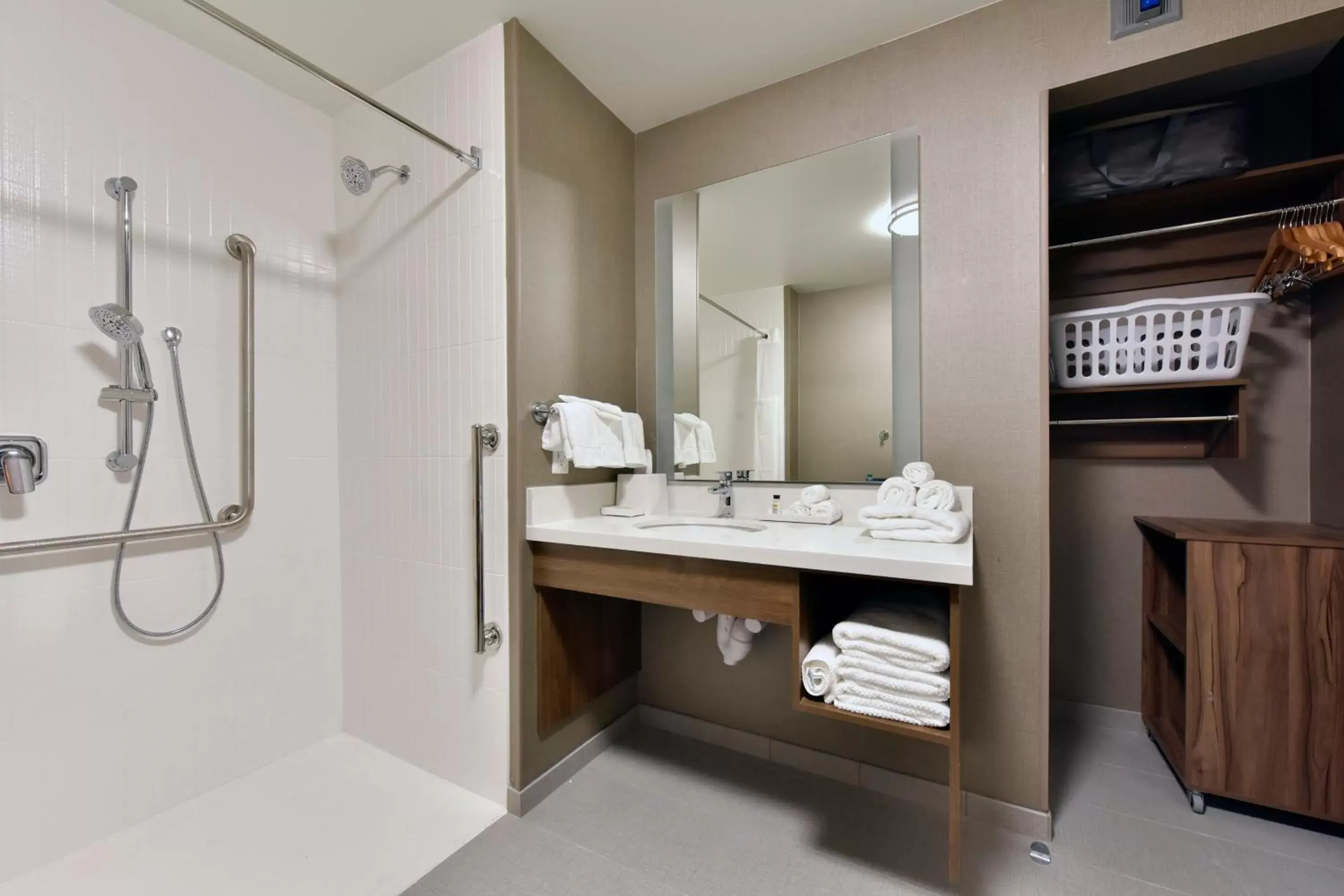 Bathroom in Staybridge Suites - Waterloo - St. Jacobs Area