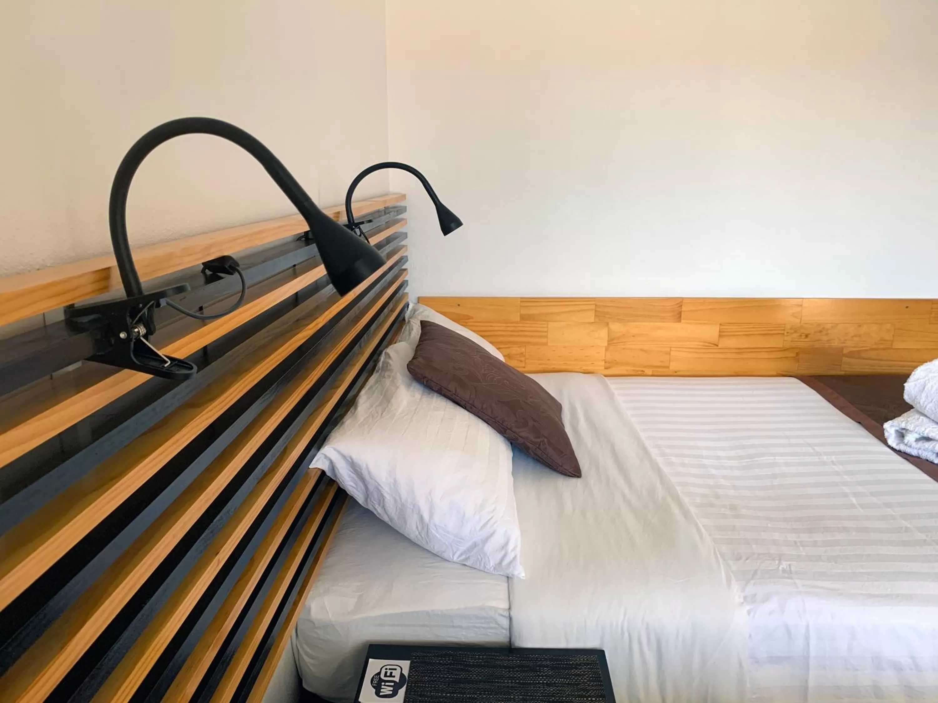 Bed in Baths Motel Moree